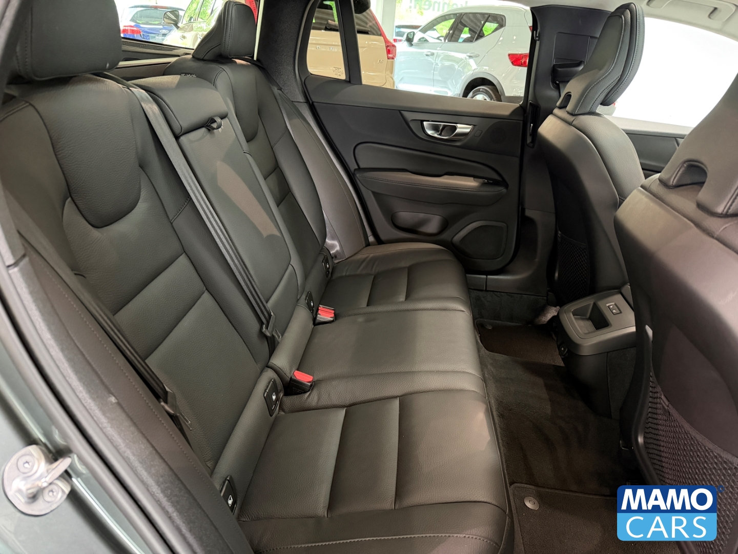 Fahrzeugabbildung Volvo V60 B4 Plus Dark ACC/BLIS/HUD/360°/PANO