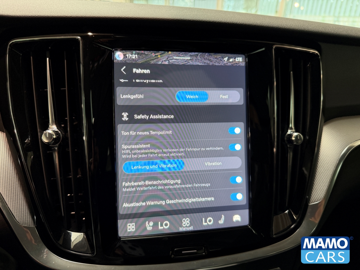 Fahrzeugabbildung Volvo V60 B4 Plus Dark ACC/BLIS/HUD/360°/PANO