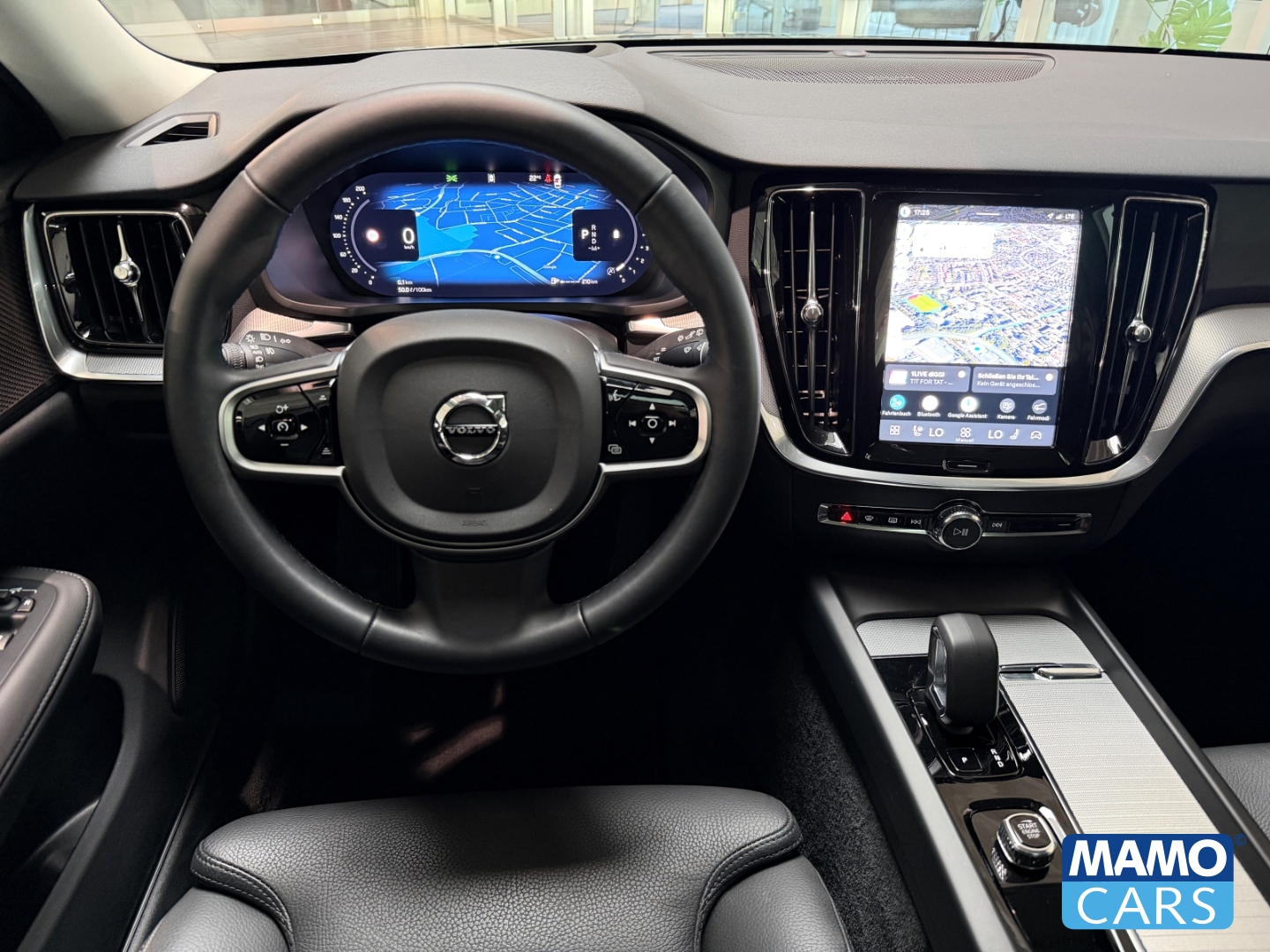 Fahrzeugabbildung Volvo V60 B4 Plus Dark ACC/BLIS/HUD/360°/PANO