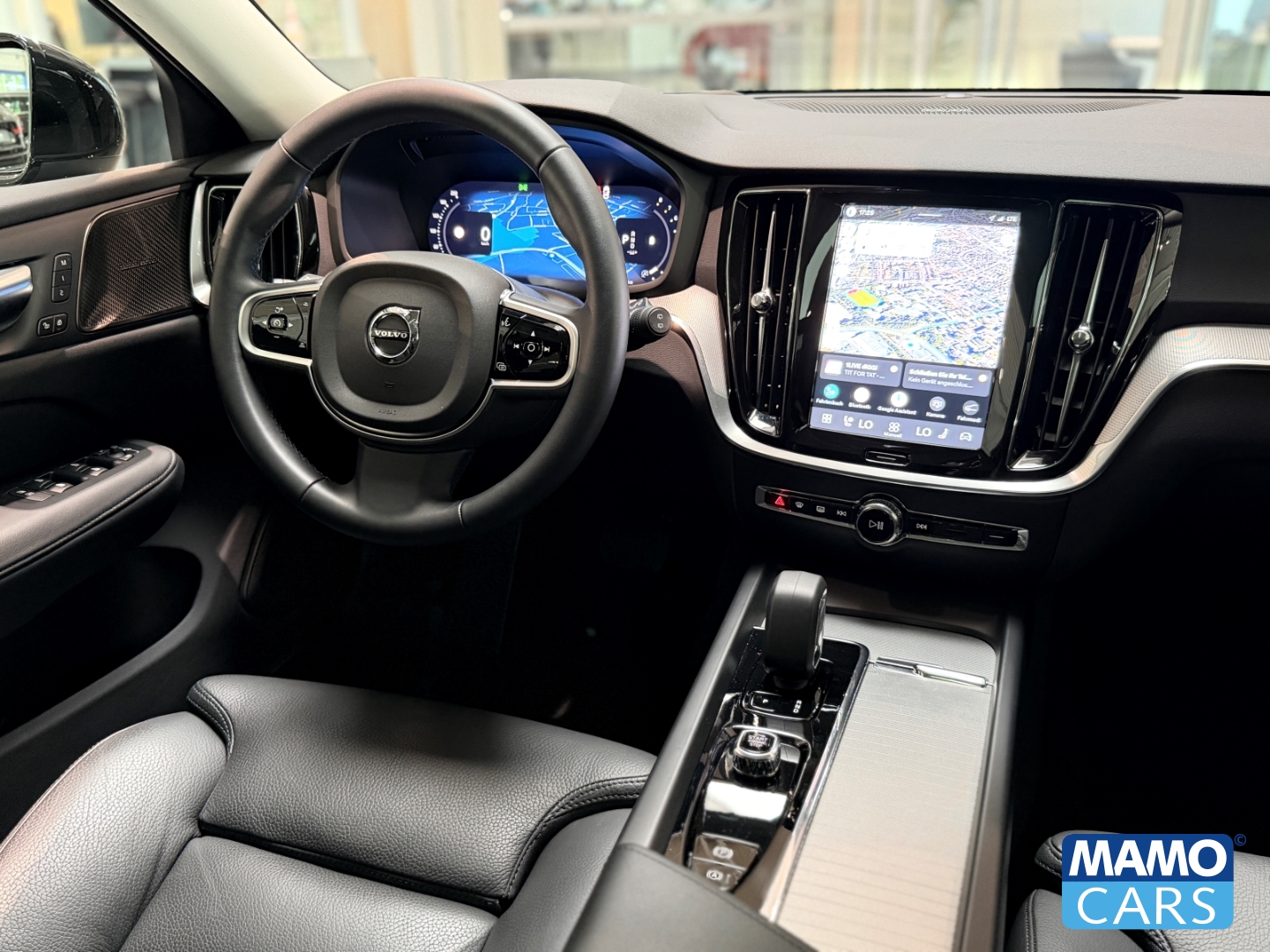 Fahrzeugabbildung Volvo V60 B4 Plus Dark ACC/BLIS/HUD/360°/PANO