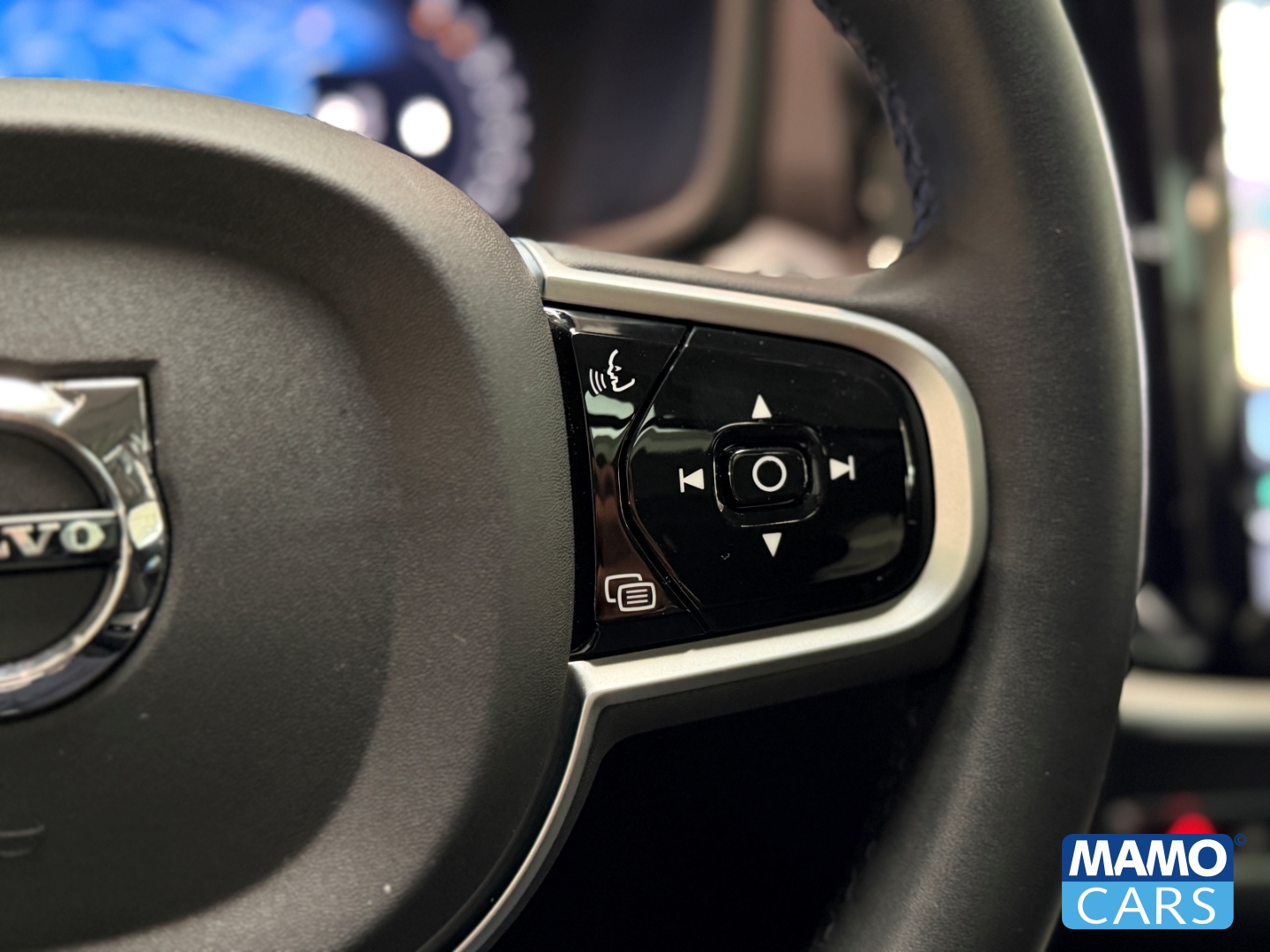 Fahrzeugabbildung Volvo V60 B4 Plus Dark ACC/BLIS/HUD/360°/PANO