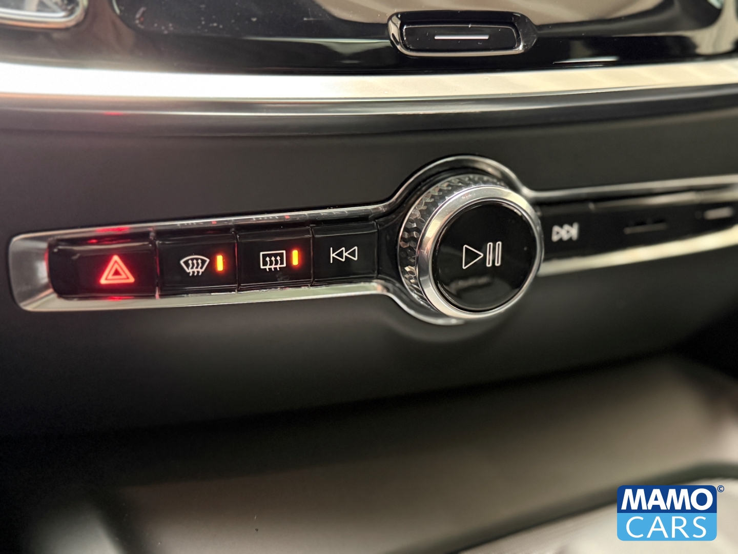 Fahrzeugabbildung Volvo V60 B4 Plus Dark ACC/BLIS/HUD/360°/PANO