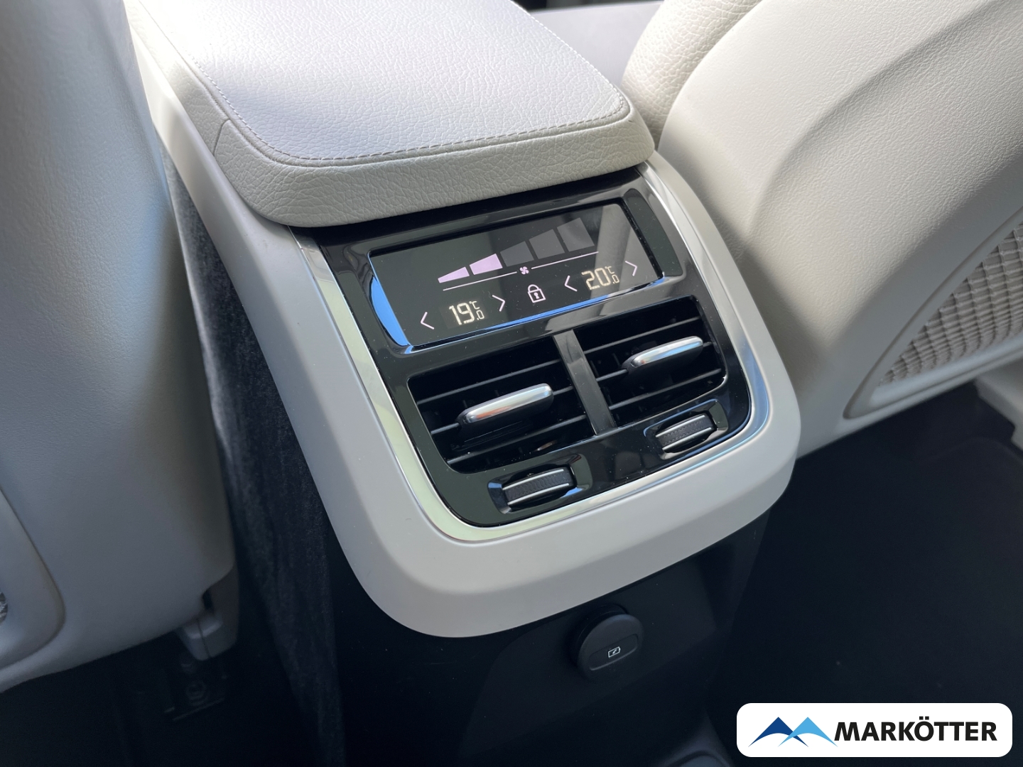 Fahrzeugabbildung Volvo XC90 T8 AWD Inscription Exp. Recharge ACC/S-Dach