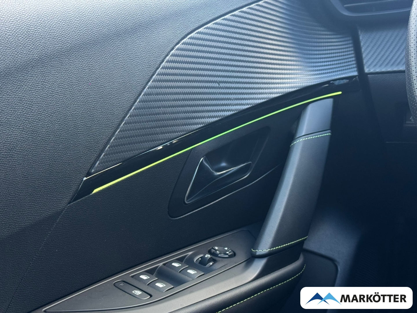 Fahrzeugabbildung Peugeot 208 GT 1.2 PureTech 130 EU6d SHZ/TEMP/NAVI/CAM