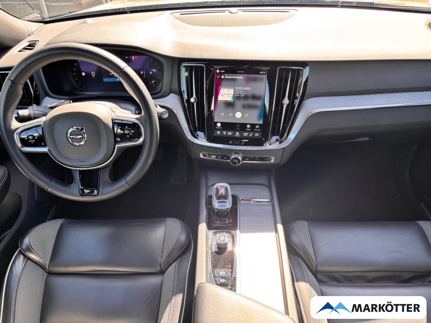Fahrzeugabbildung Volvo V60 Cross Country B4 AWD Plus AHK/BLIS/CAM/SHZ/FHZ/MEMORY