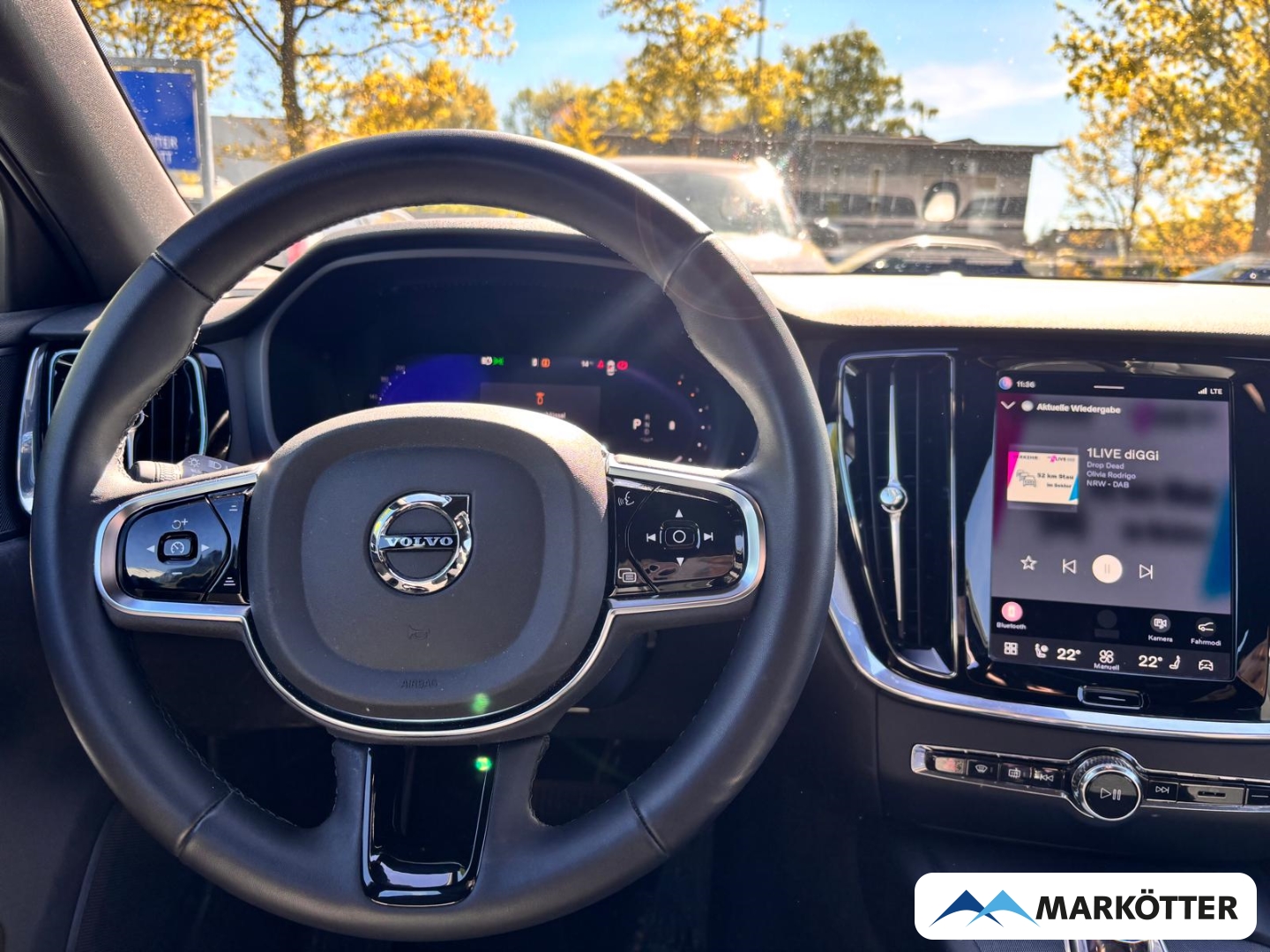 Fahrzeugabbildung Volvo V60 Cross Country B4 AWD Plus AHK/BLIS/CAM/SHZ/FHZ/MEMORY