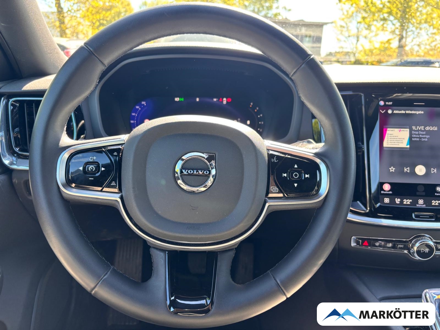 Fahrzeugabbildung Volvo V60 Cross Country B4 AWD Plus AHK/BLIS/CAM/SHZ/FHZ/MEMORY