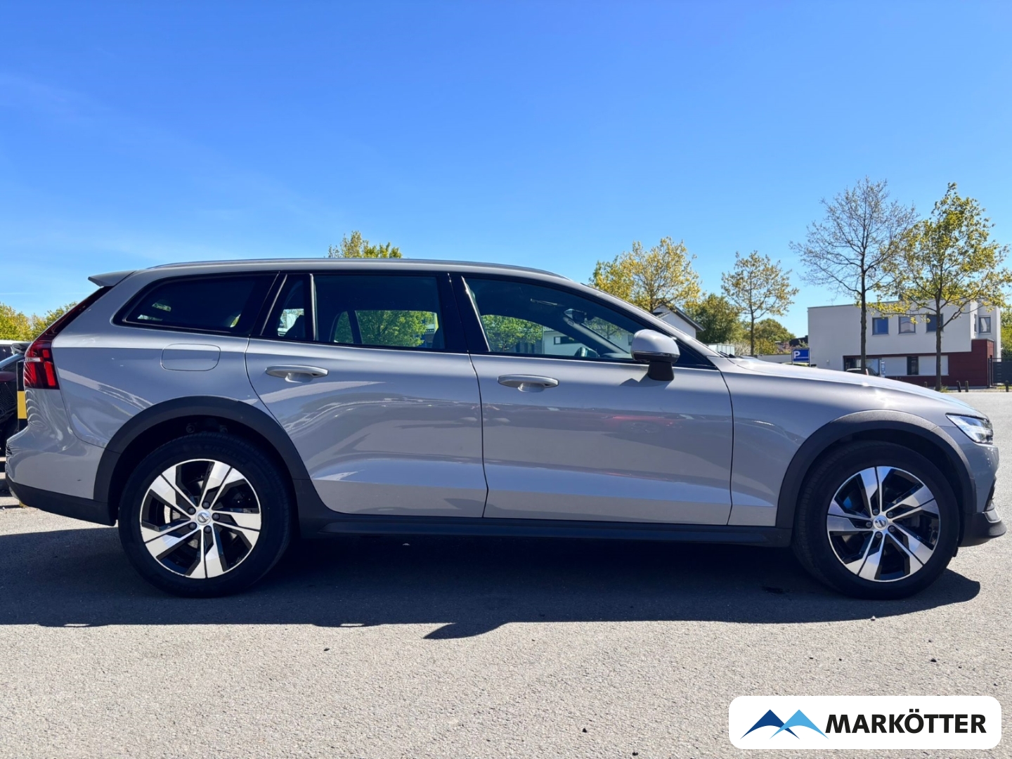 Fahrzeugabbildung Volvo V60 Cross Country B4 AWD Plus AHK/BLIS/CAM/SHZ/FHZ/MEMORY