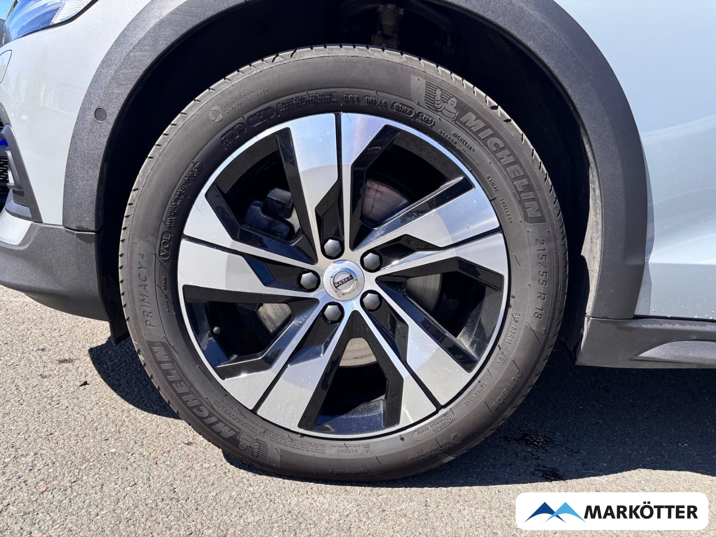 Fahrzeugabbildung Volvo V60 Cross Country B4 AWD Plus AHK/BLIS/CAM/SHZ/FHZ/MEMORY