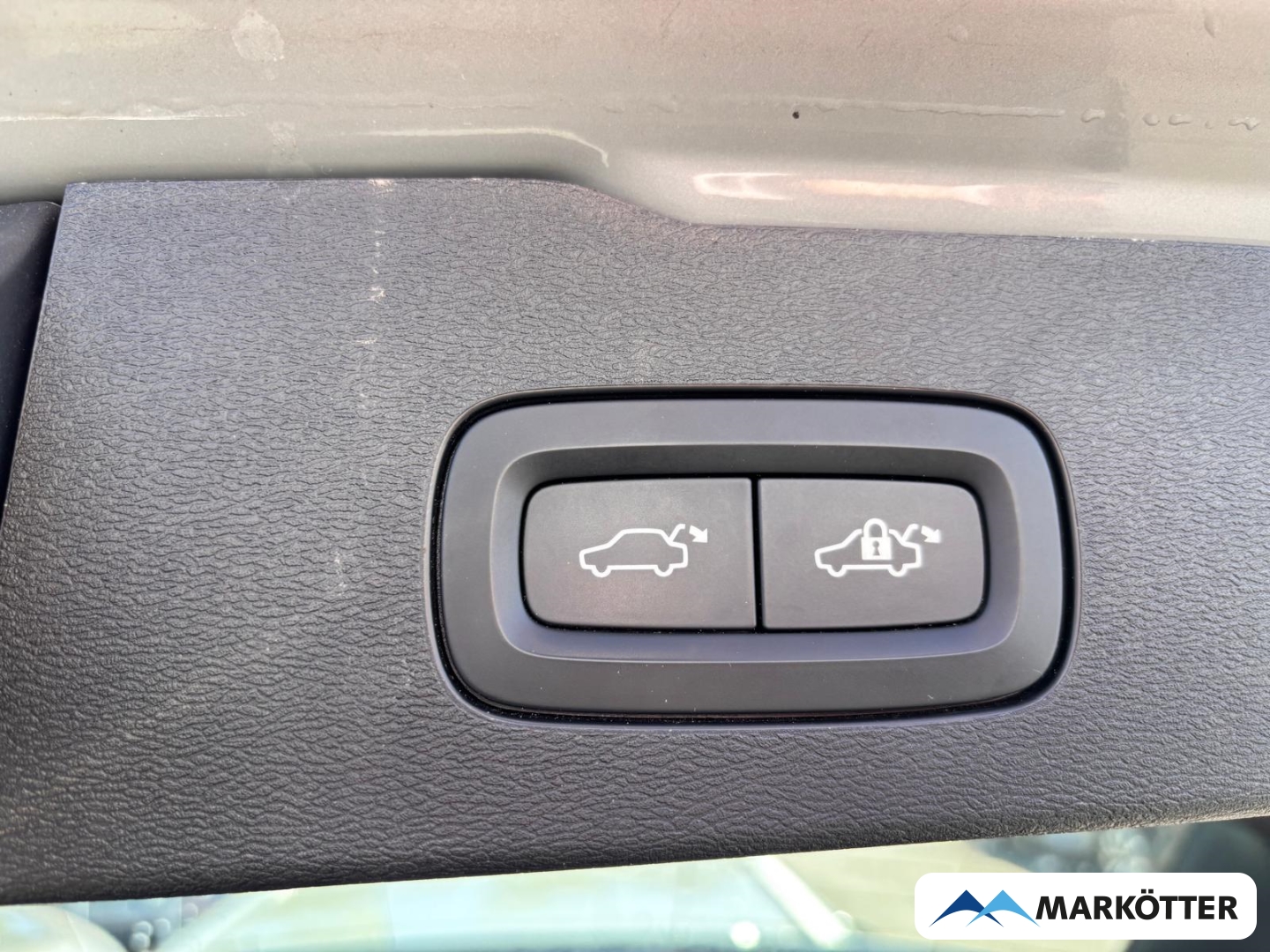 Fahrzeugabbildung Volvo V60 Cross Country B4 AWD Plus AHK/BLIS/CAM/SHZ/FHZ/MEMORY