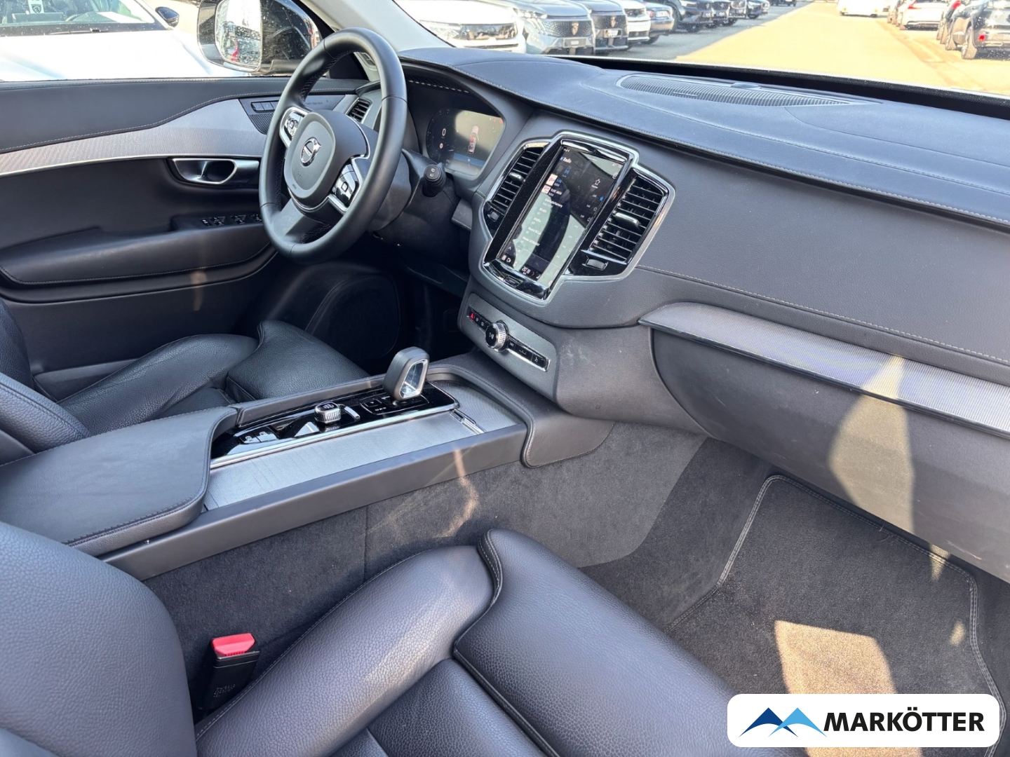 Fahrzeugabbildung Volvo XC90 T8 AWD Plus Dark Recharge 7-Sitzer ACC/AHK