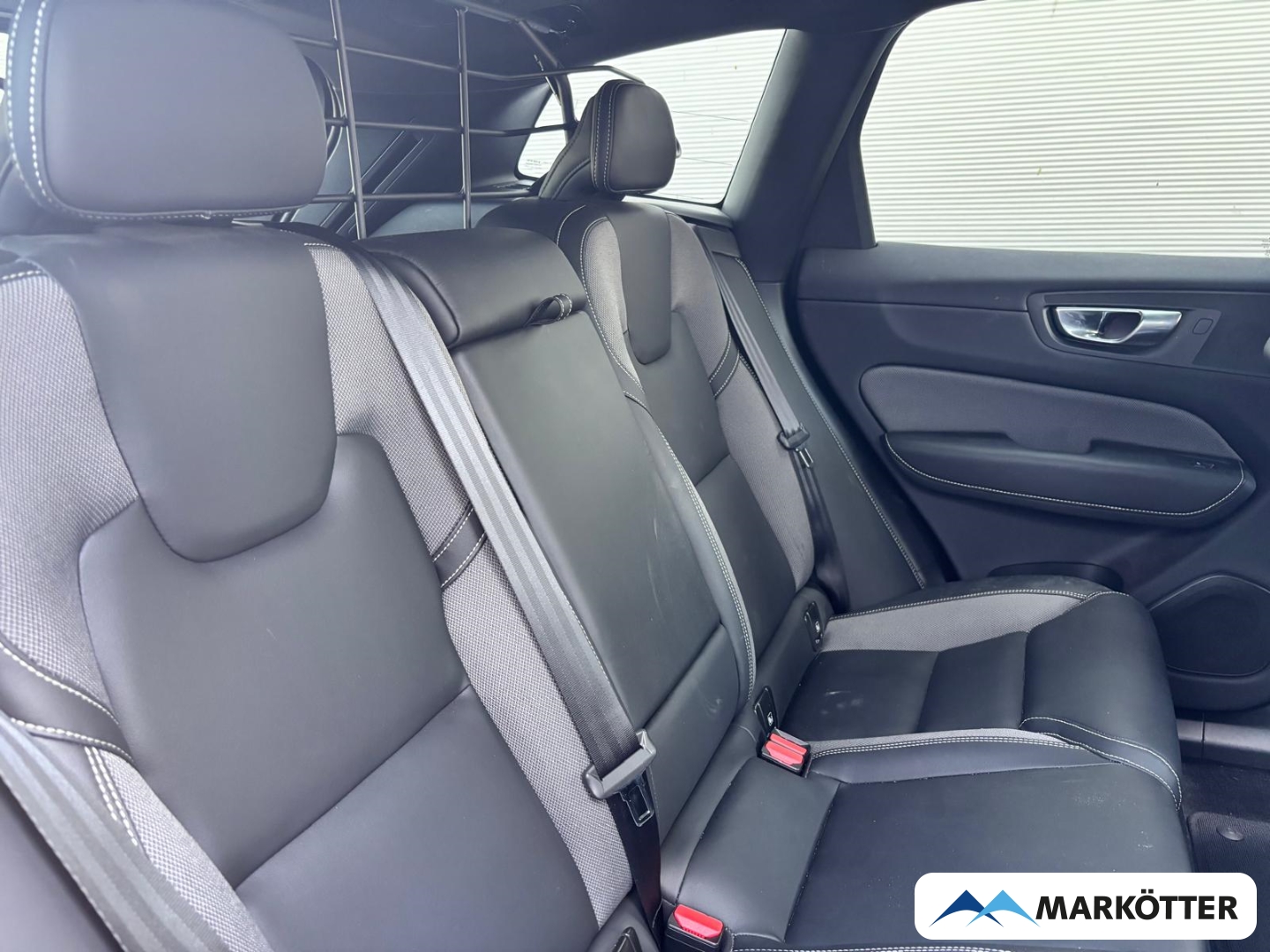 Fahrzeugabbildung Volvo XC60 T8 AWD Ultimate Dark Recharge ACC/AHK/HUD