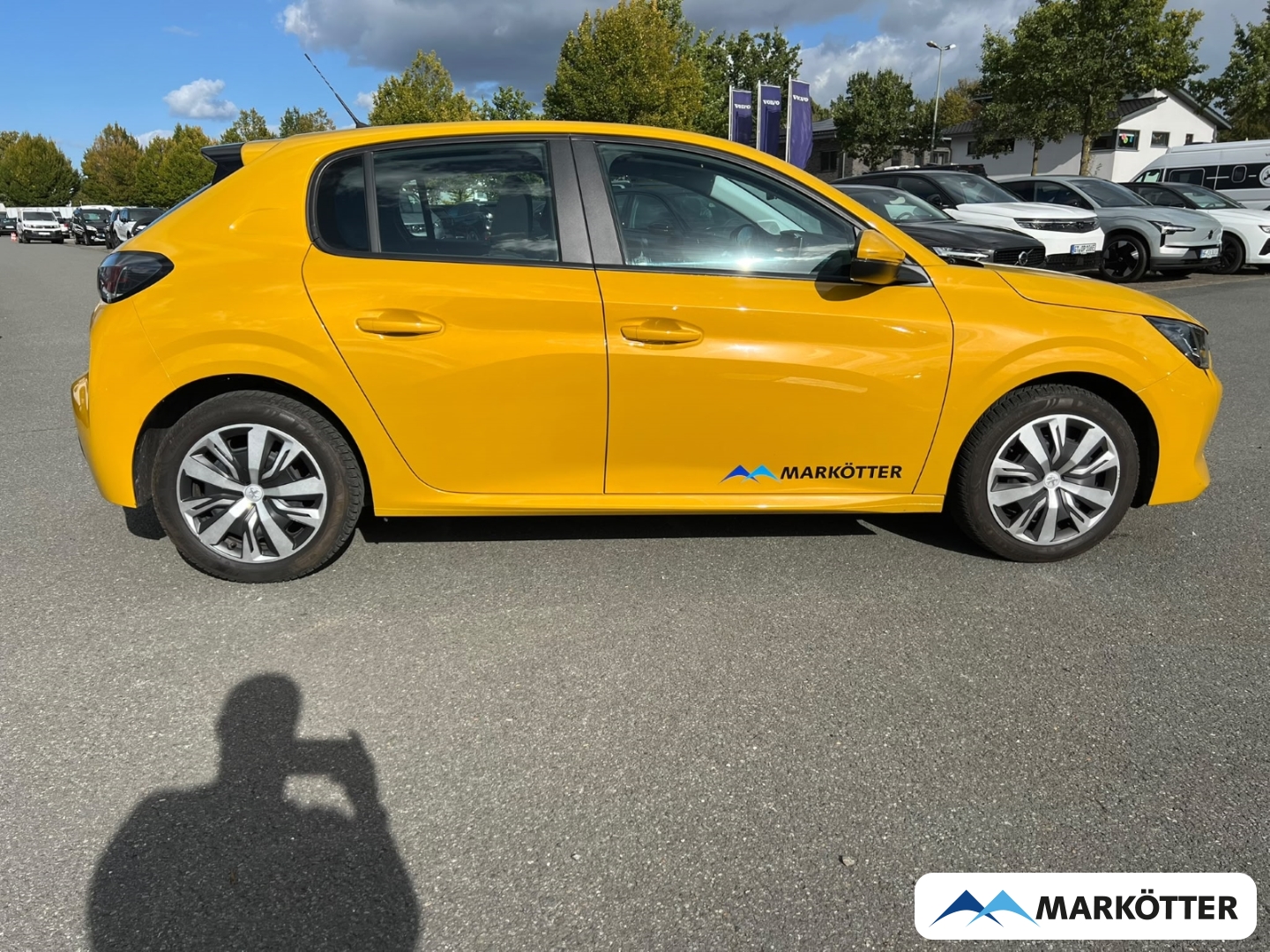 Fahrzeugabbildung Peugeot 208 1.2 Active Pack CARPLAY/DAB/KLIMA/LED/SH/TEMP