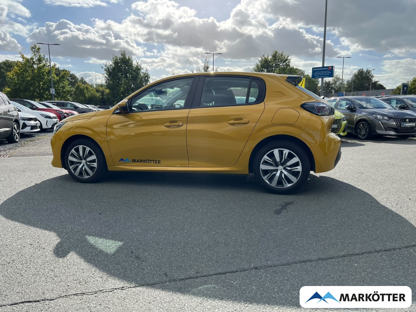 Fahrzeugabbildung Peugeot 208 1.2 Active Pack CARPLAY/DAB/KLIMA/LED/SH/TEMP