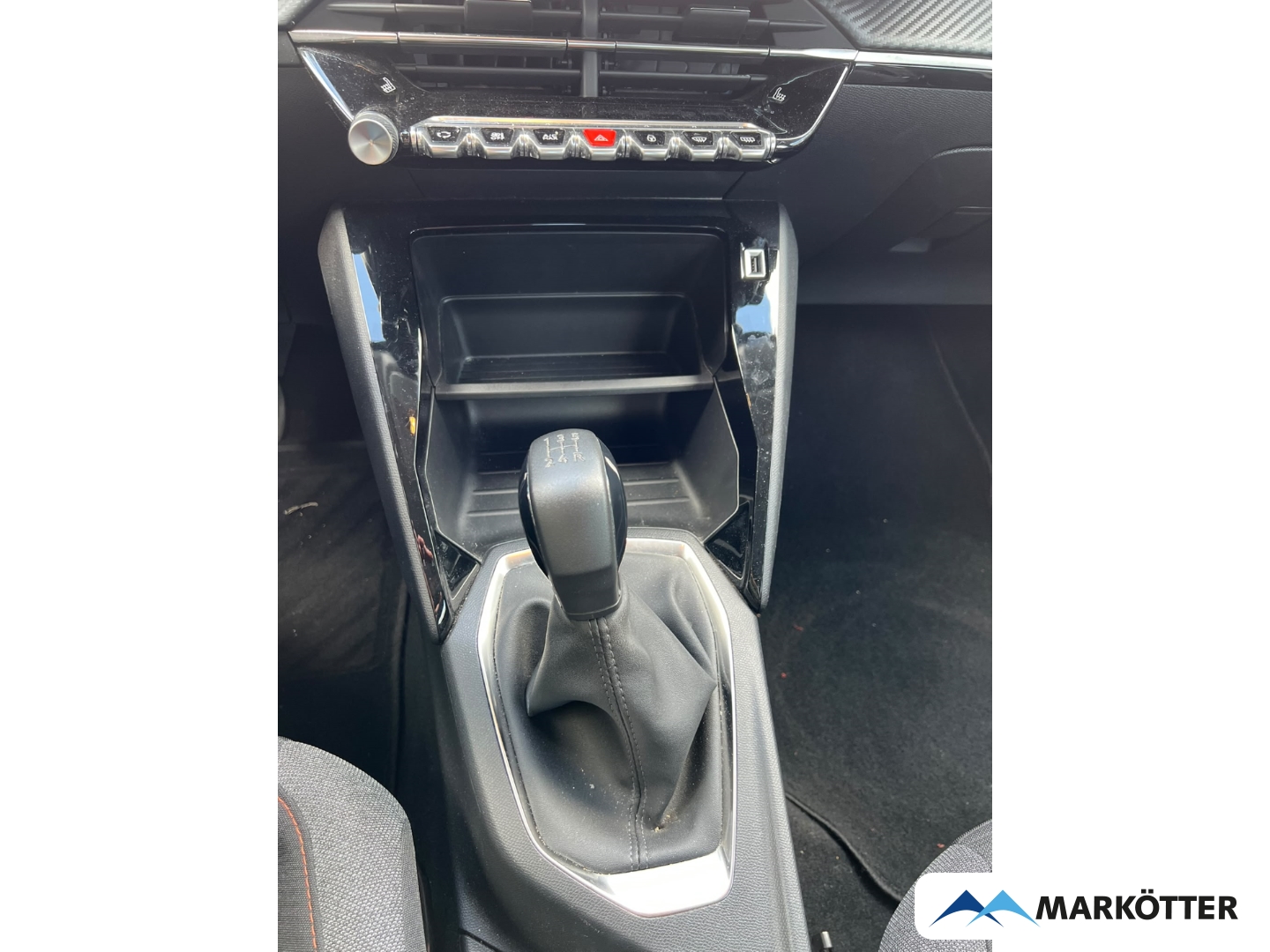 Fahrzeugabbildung Peugeot 208 1.2 Active Pack CARPLAY/DAB/KLIMA/LED/SH/TEMP