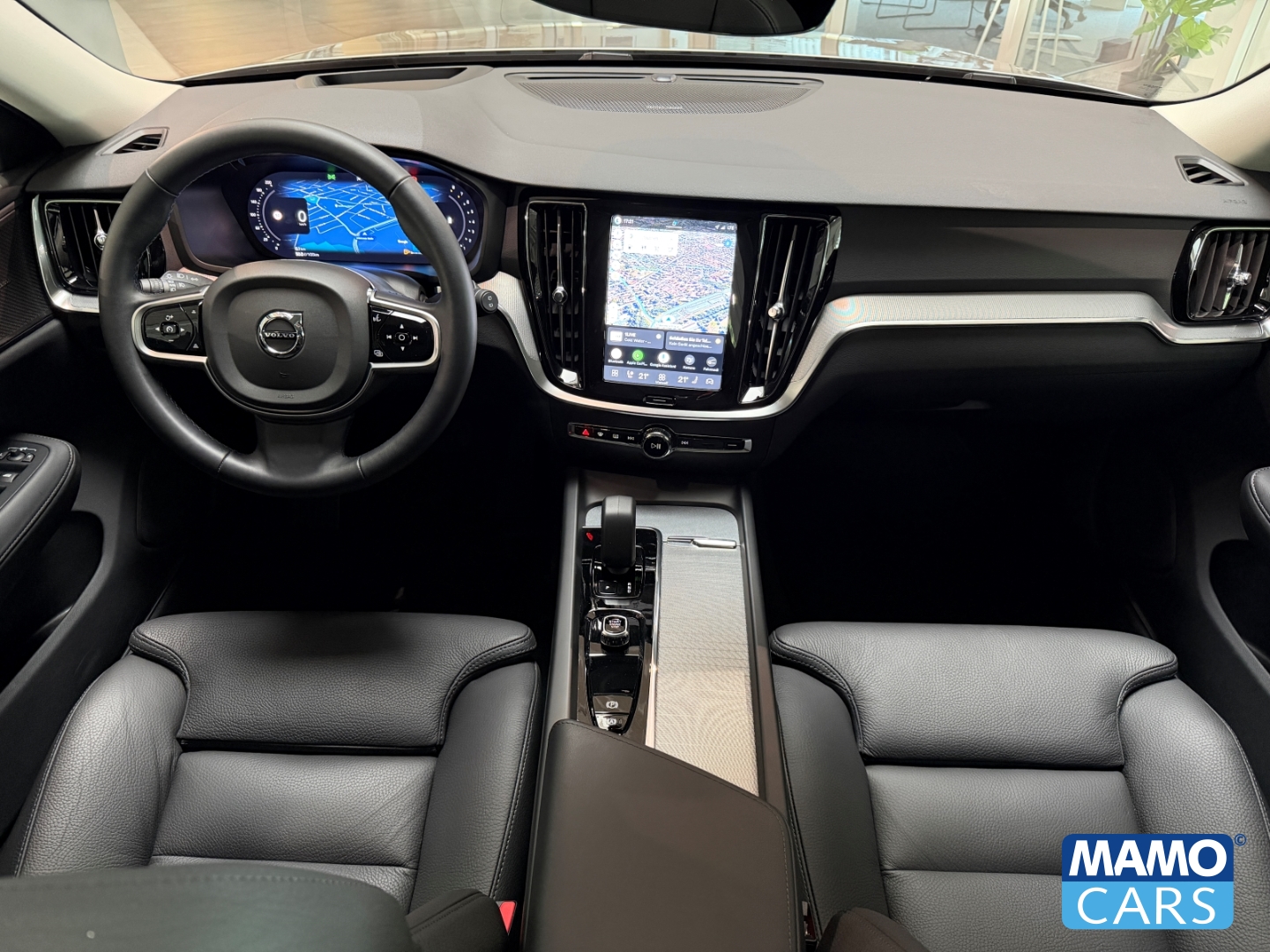 Fahrzeugabbildung Volvo V60 B4 Plus Dark PANO/360°/HUD/BLIS/ACC/