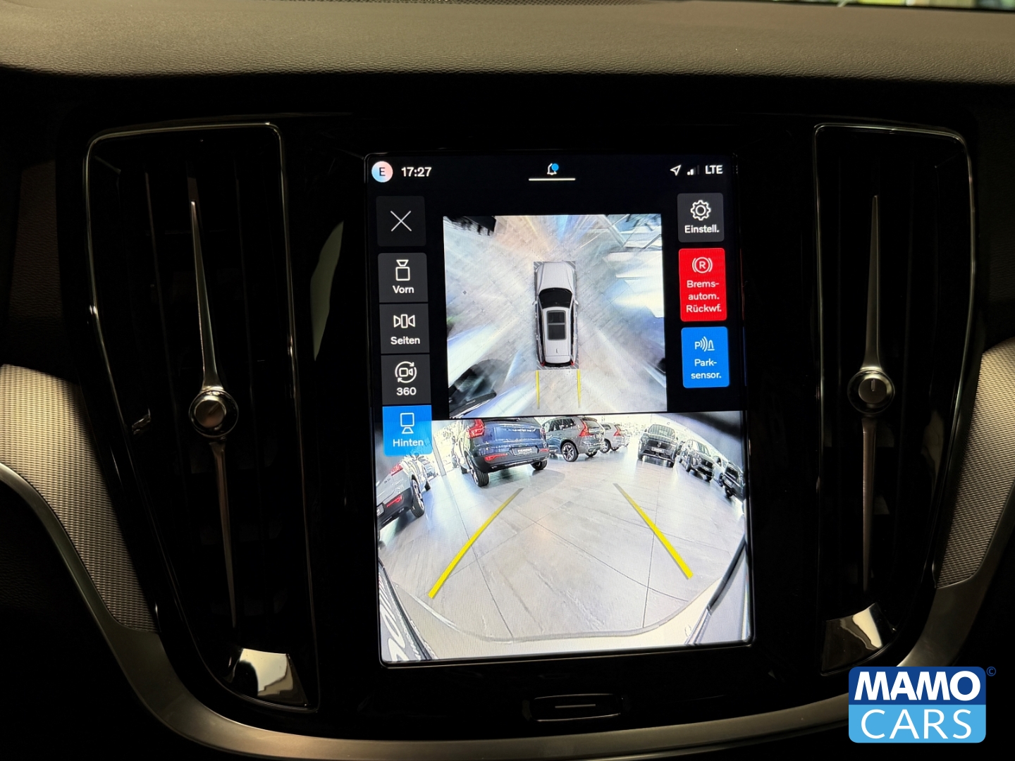 Fahrzeugabbildung Volvo V60 B4 Plus Dark PANO/360°/HUD/BLIS/ACC/