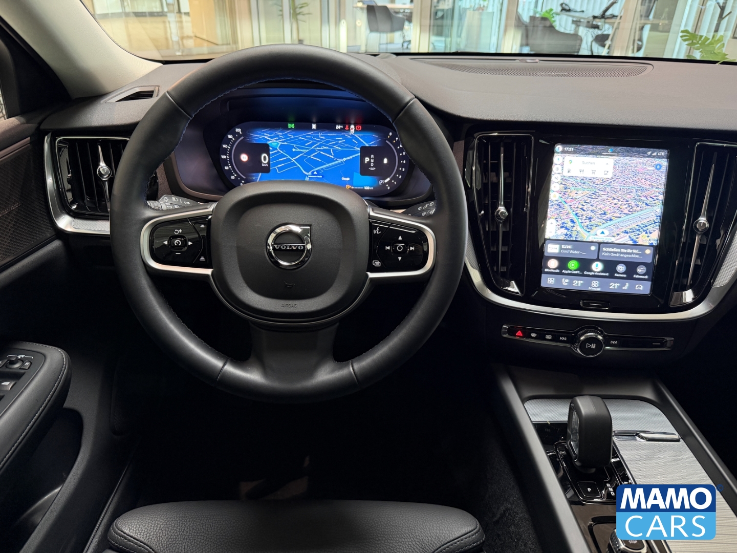 Fahrzeugabbildung Volvo V60 B4 Plus Dark PANO/360°/HUD/BLIS/ACC/