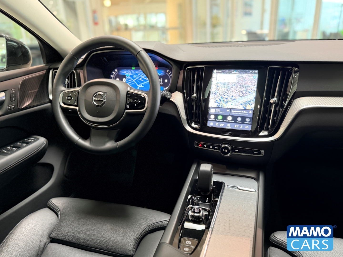 Fahrzeugabbildung Volvo V60 B4 Plus Dark PANO/360°/HUD/BLIS/ACC/