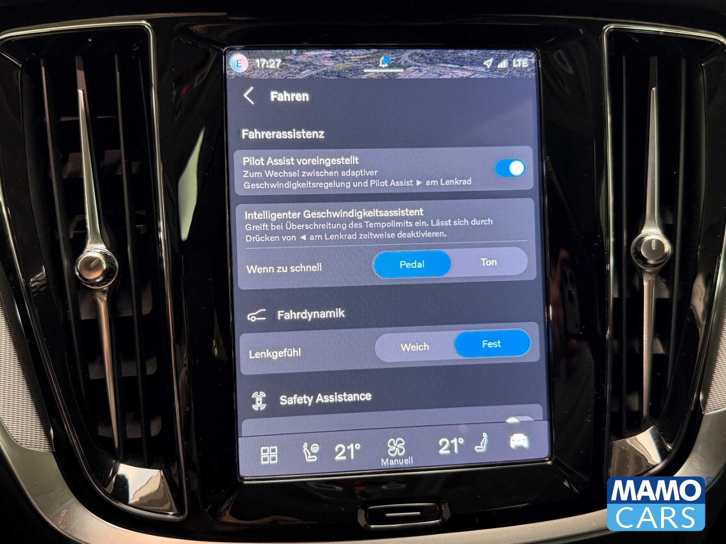 Fahrzeugabbildung Volvo V60 B4 Plus Dark PANO/360°/HUD/BLIS/ACC/