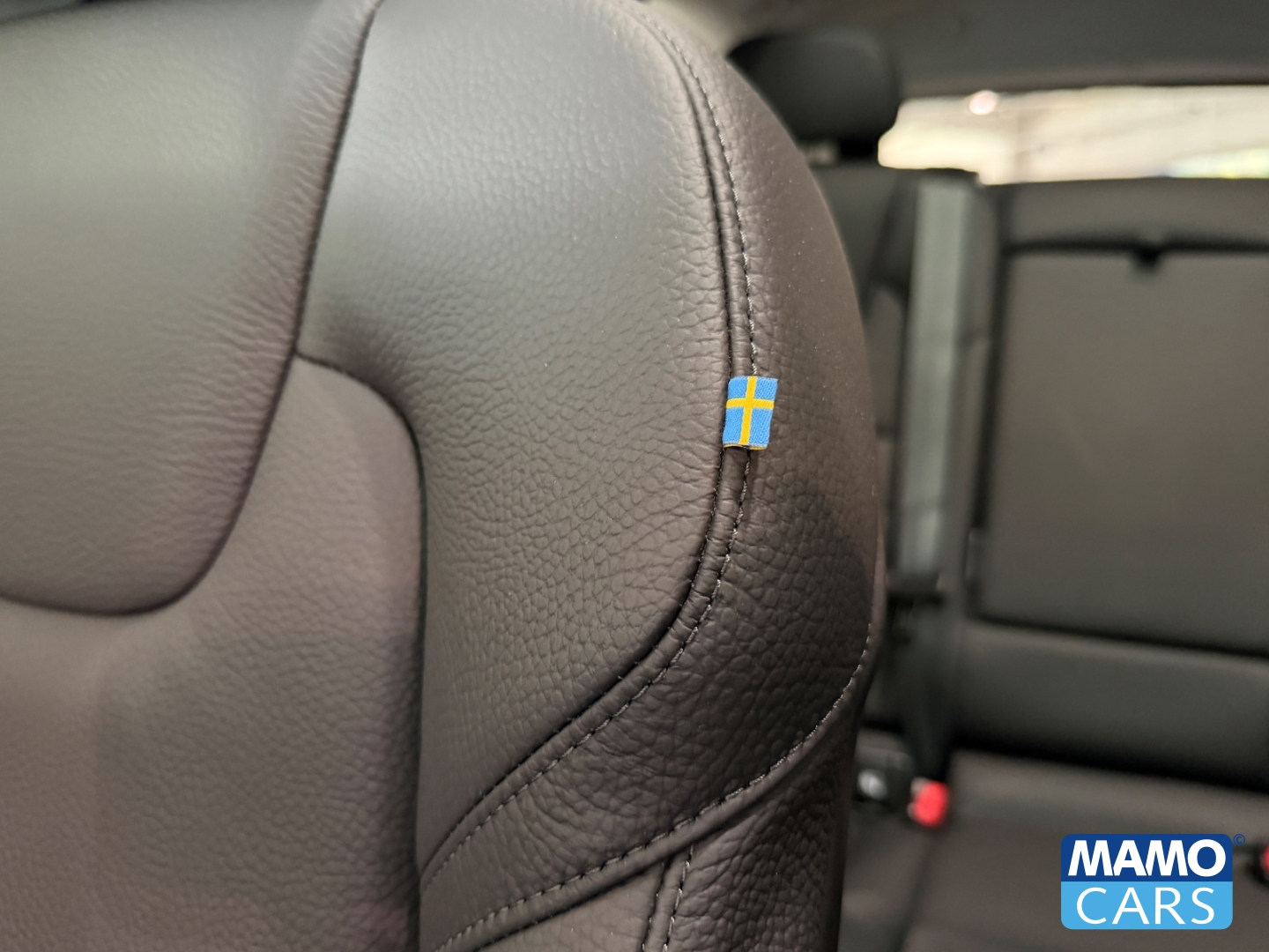 Fahrzeugabbildung Volvo V60 B4 Plus Dark PANO/360°/HUD/BLIS/ACC/