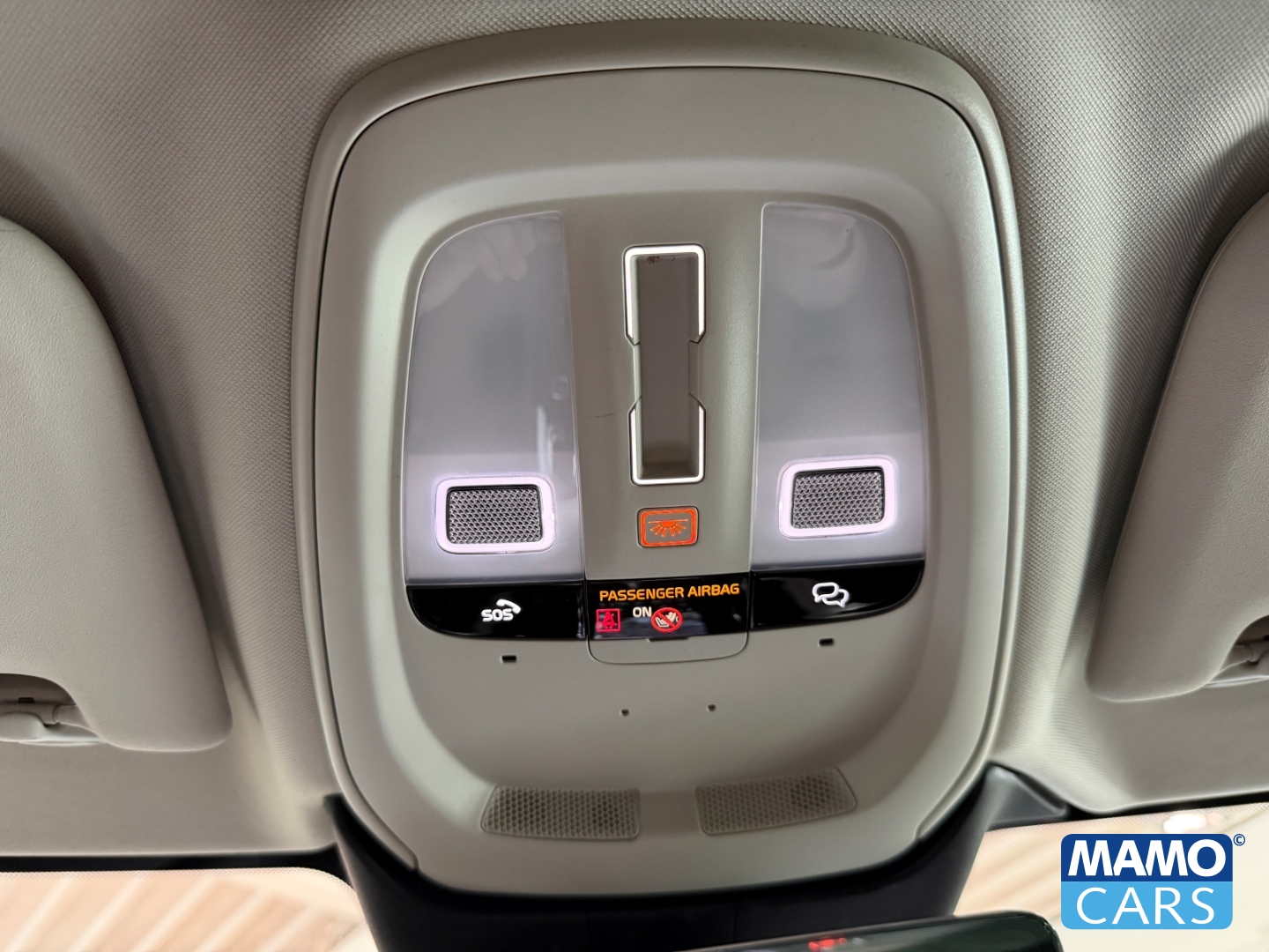 Fahrzeugabbildung Volvo V60 B4 Plus Dark PANO/360°/HUD/BLIS/ACC/