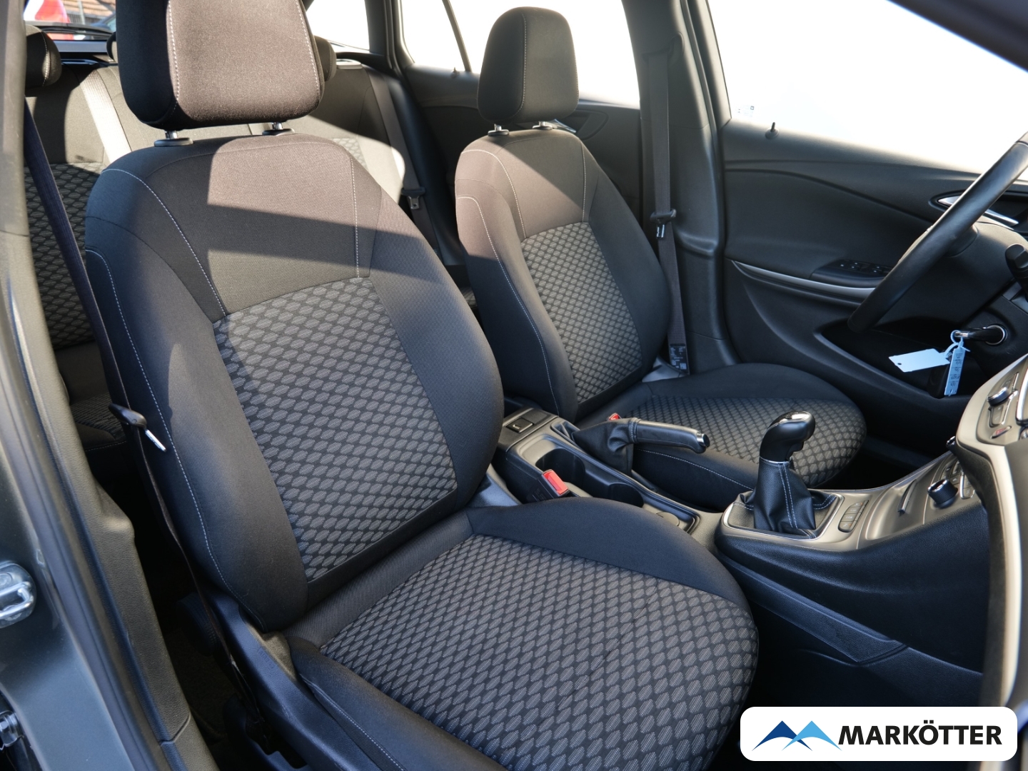 Fahrzeugabbildung Opel Astra K Sports Tourer 1.0 Turbo Edition PDC hin.