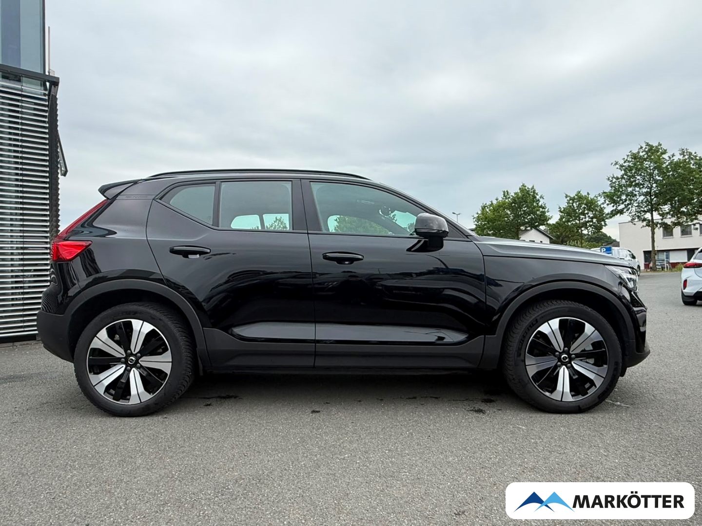 Fahrzeugabbildung Volvo XC40 Core Recharge Pure Electric SHZ/LHZ/CAM/TEMP