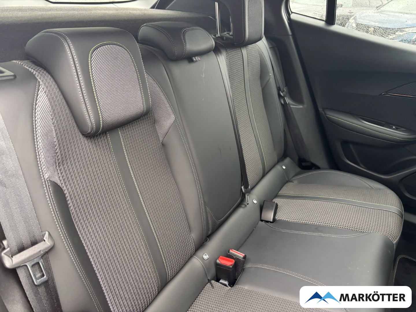 Fahrzeugabbildung Peugeot 2008 e- GT SHZ/360CAM/CARPLY/PDC/LED