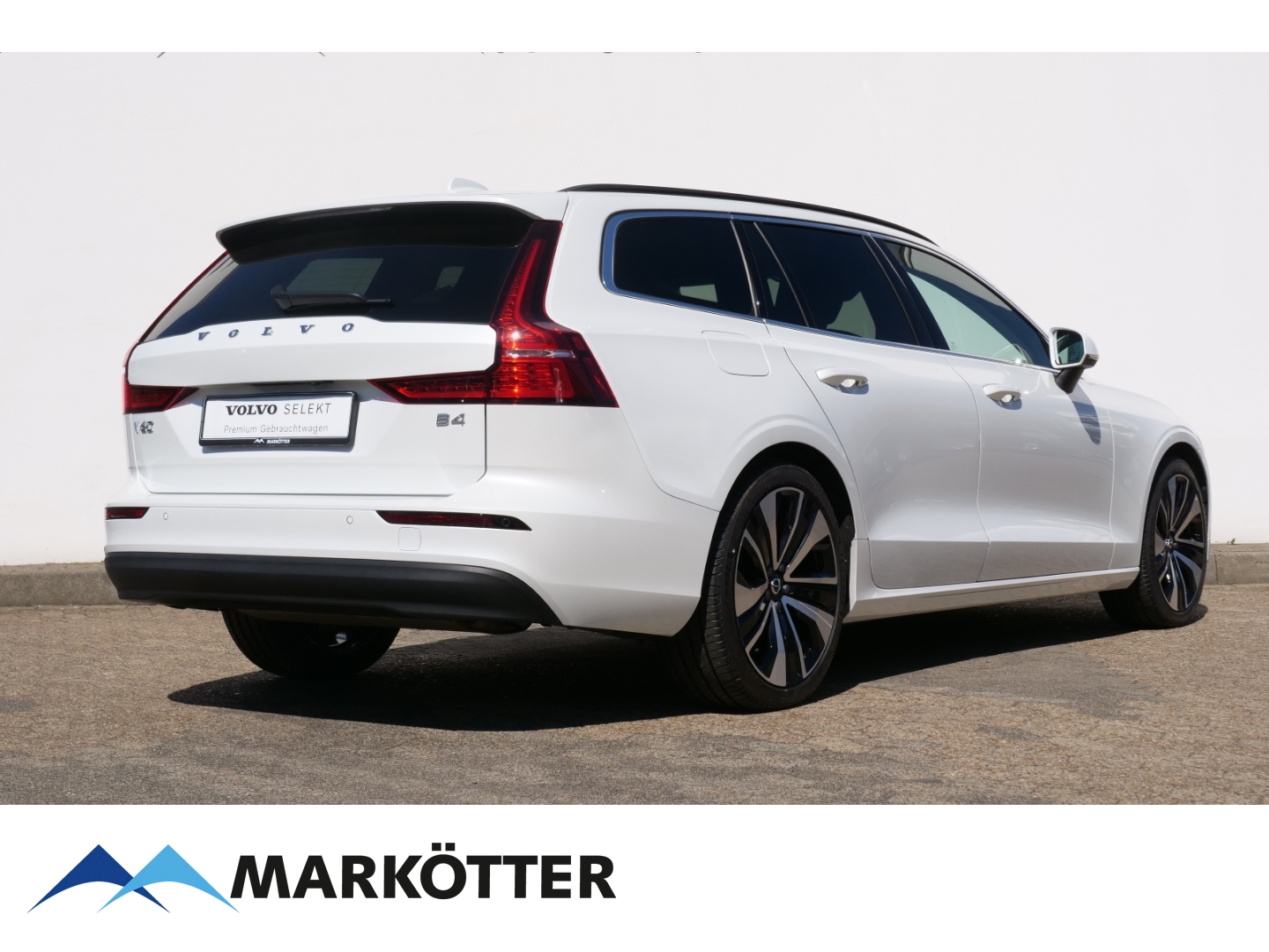 Fahrzeugabbildung Volvo V60 B4 Core AHK/STHZ/CAM/ACC/Google/SHZ hinten