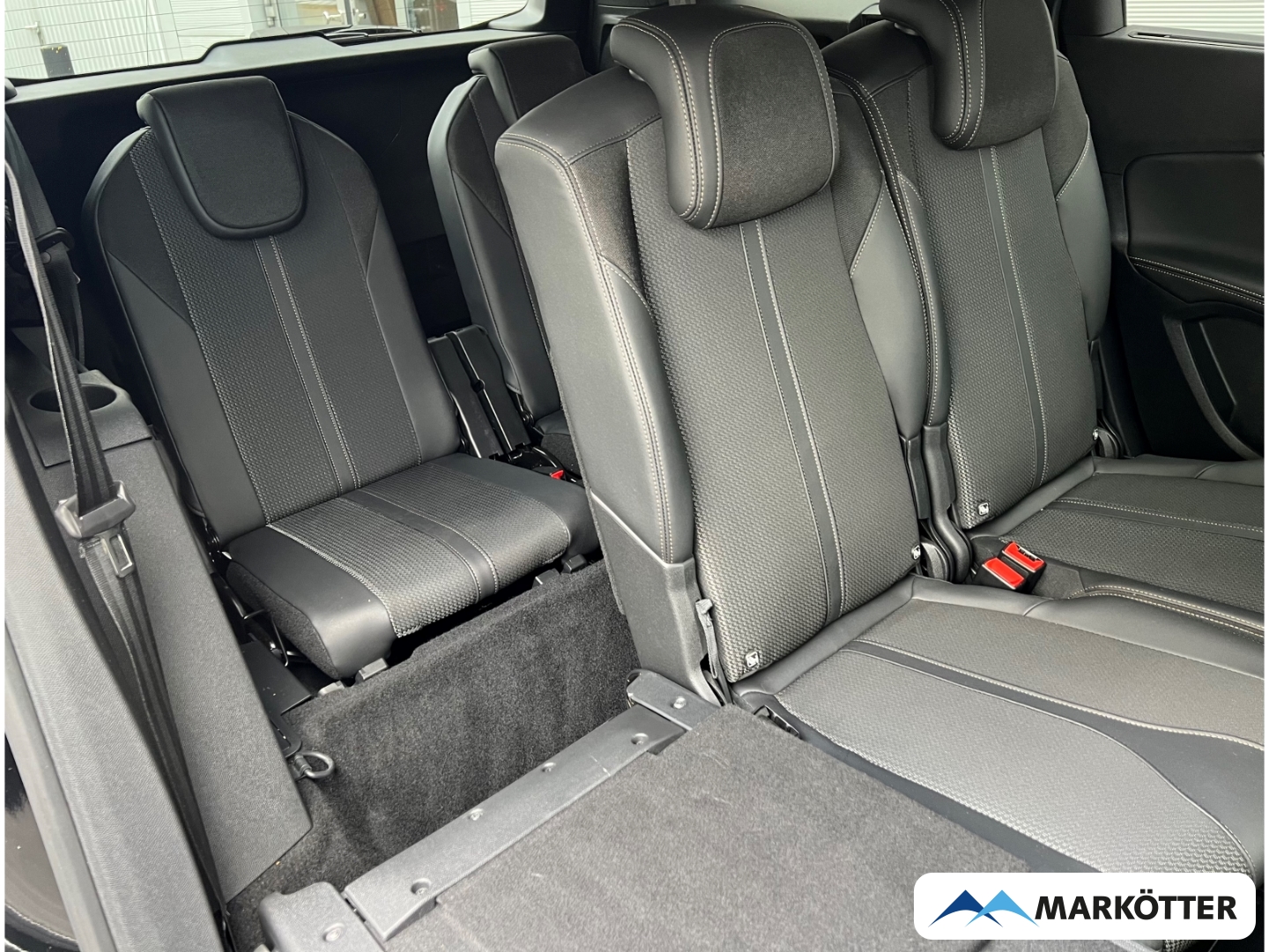 Fahrzeugabbildung Peugeot 5008 GT 1.2 PureTech 130 7-Sitzer ab 1,99%/ACC/BLIS