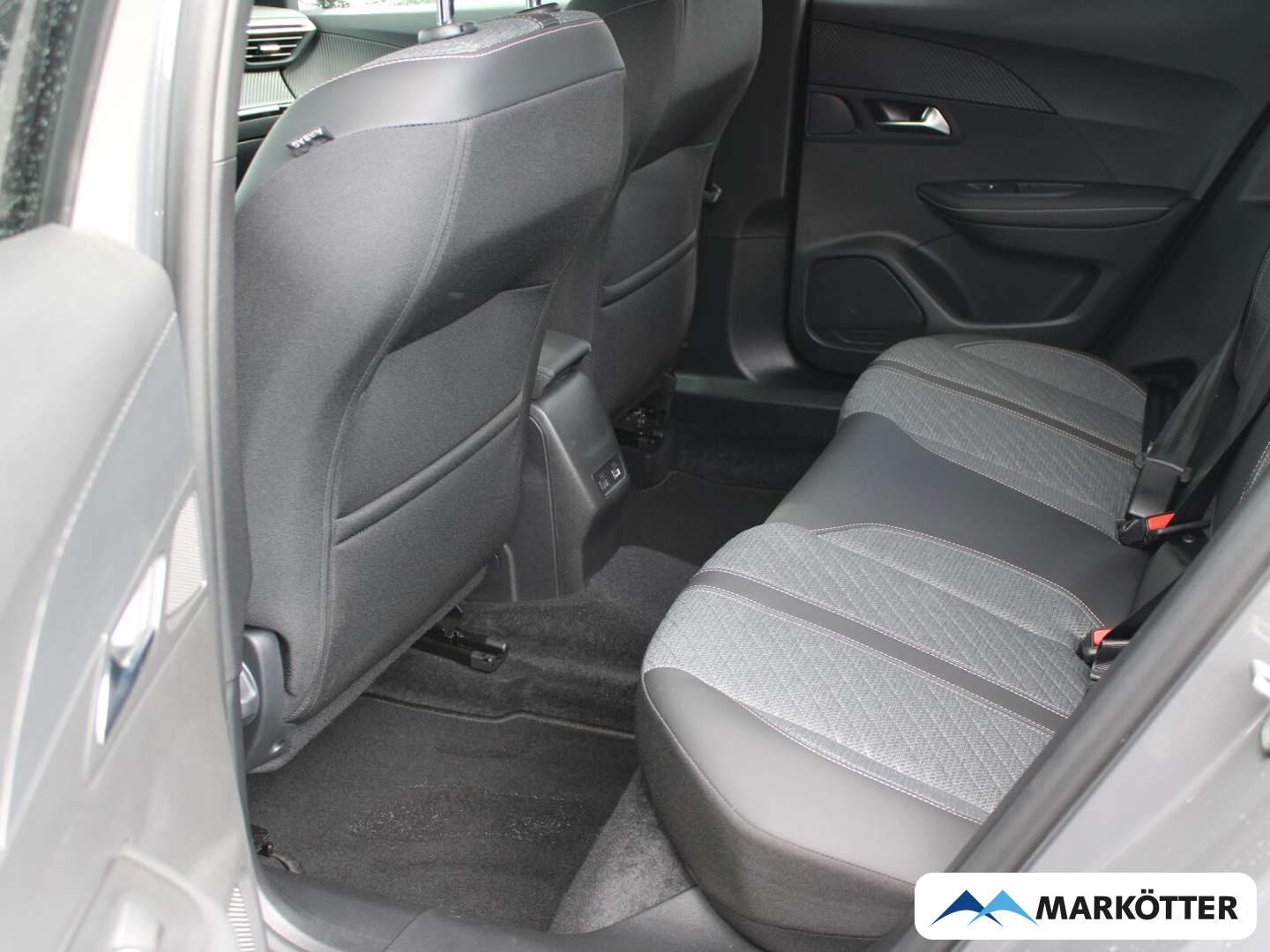 Fahrzeugabbildung Peugeot 2008 Allure/LED/AHK/Tempomat/CarPlay/Android