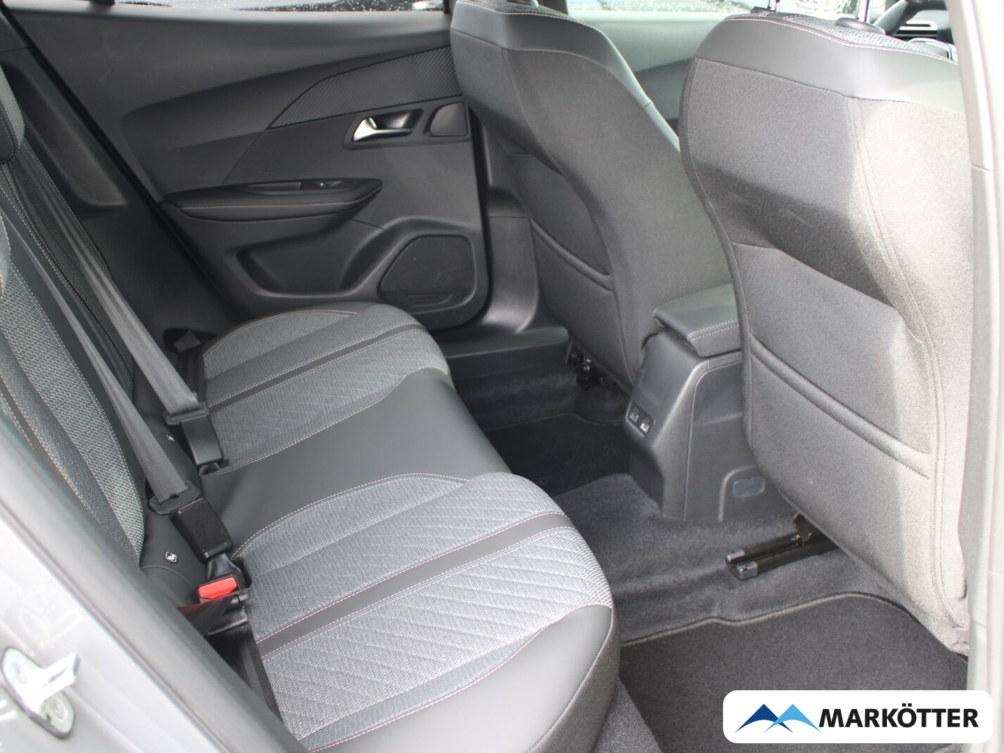 Fahrzeugabbildung Peugeot 2008 Allure/LED/AHK/Tempomat/CarPlay/Android