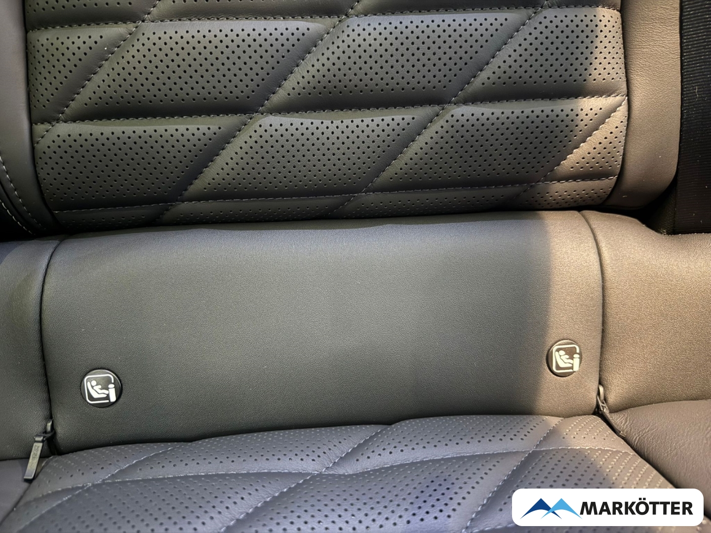 Fahrzeugabbildung Peugeot 3008 E-3008 Launch Edition Dual-Elektromotor 325 AWD