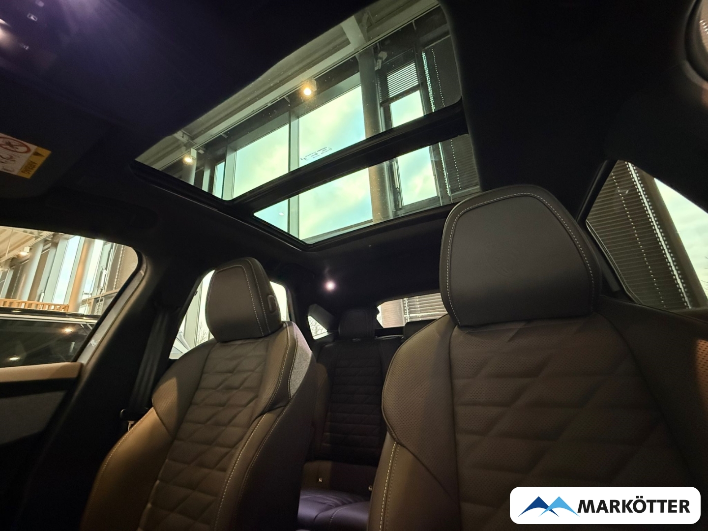 Fahrzeugabbildung Peugeot 3008 E-3008 Launch Edition Dual-Elektromotor 325 AWD