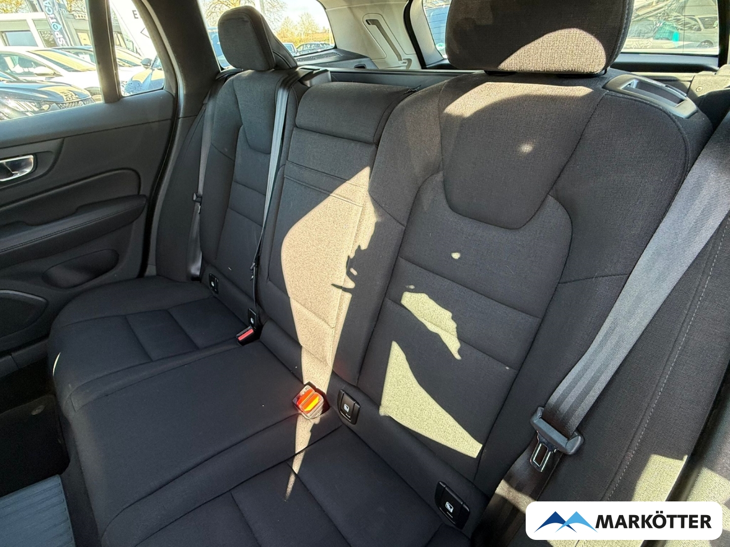 Fahrzeugabbildung Volvo V60 T6 AWD Core Recharge ACC/AHK/CAM/SHZ/LED
