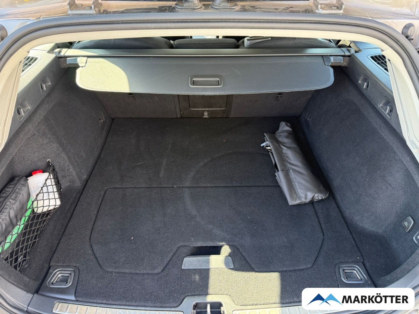 Fahrzeugabbildung Volvo V60 T6 AWD Core Recharge ACC/AHK/CAM/SHZ/LED