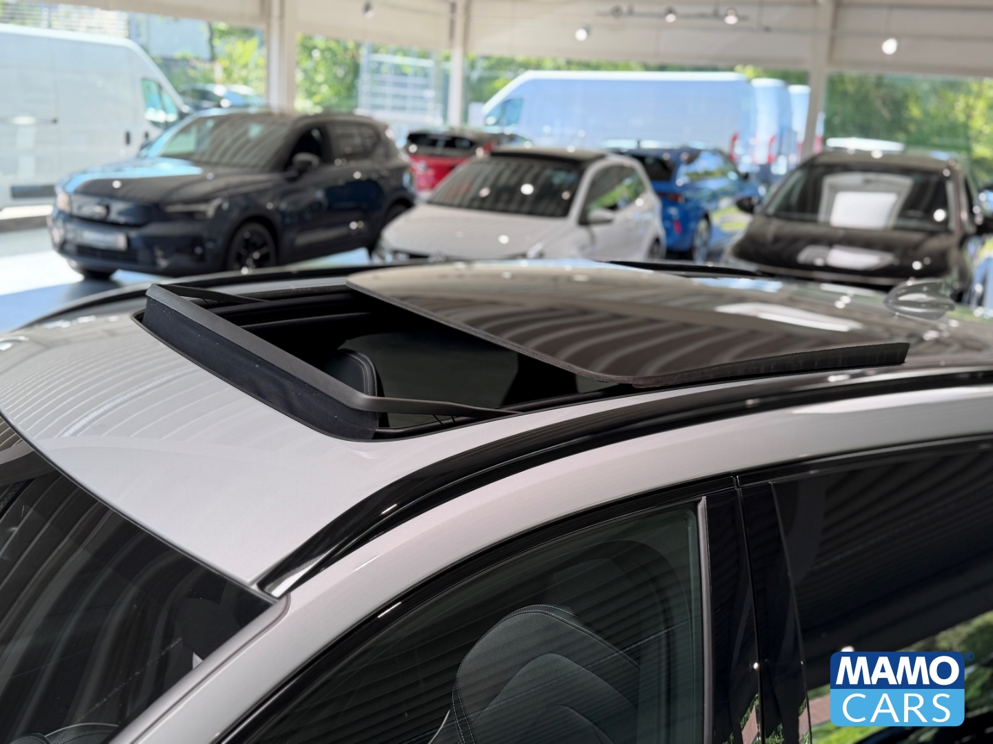Fahrzeugabbildung Volvo XC60 B5 AWD Plus Black Edition AHK/ACC/360°/PANO