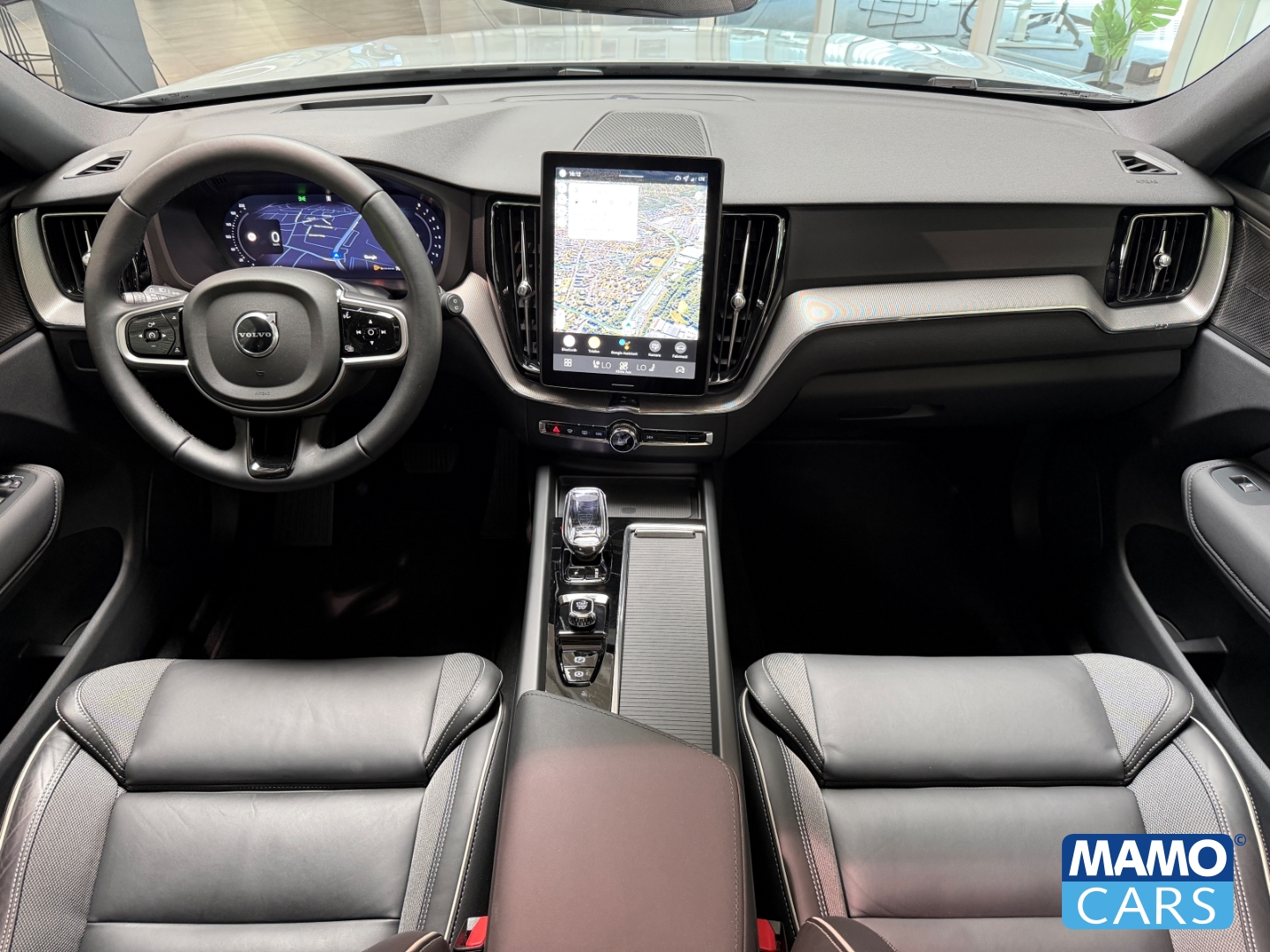 Fahrzeugabbildung Volvo XC60 B5 AWD Plus Black Edition AHK/ACC/360°/PANO