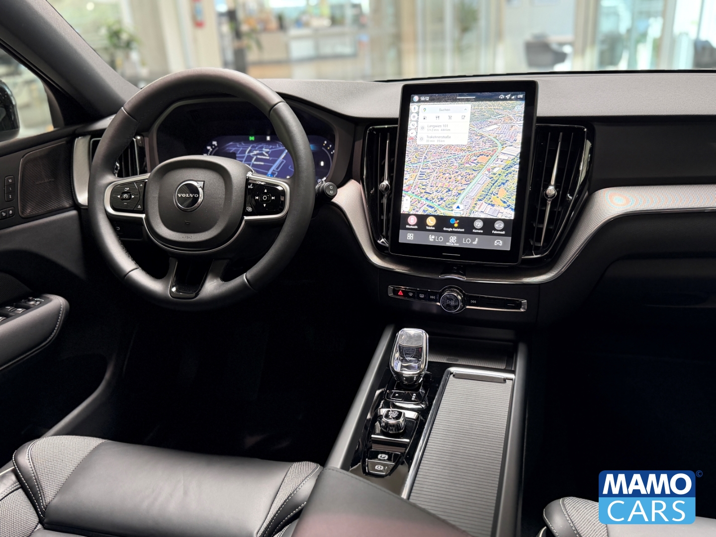 Fahrzeugabbildung Volvo XC60 B5 AWD Plus Black Edition AHK/ACC/360°/PANO
