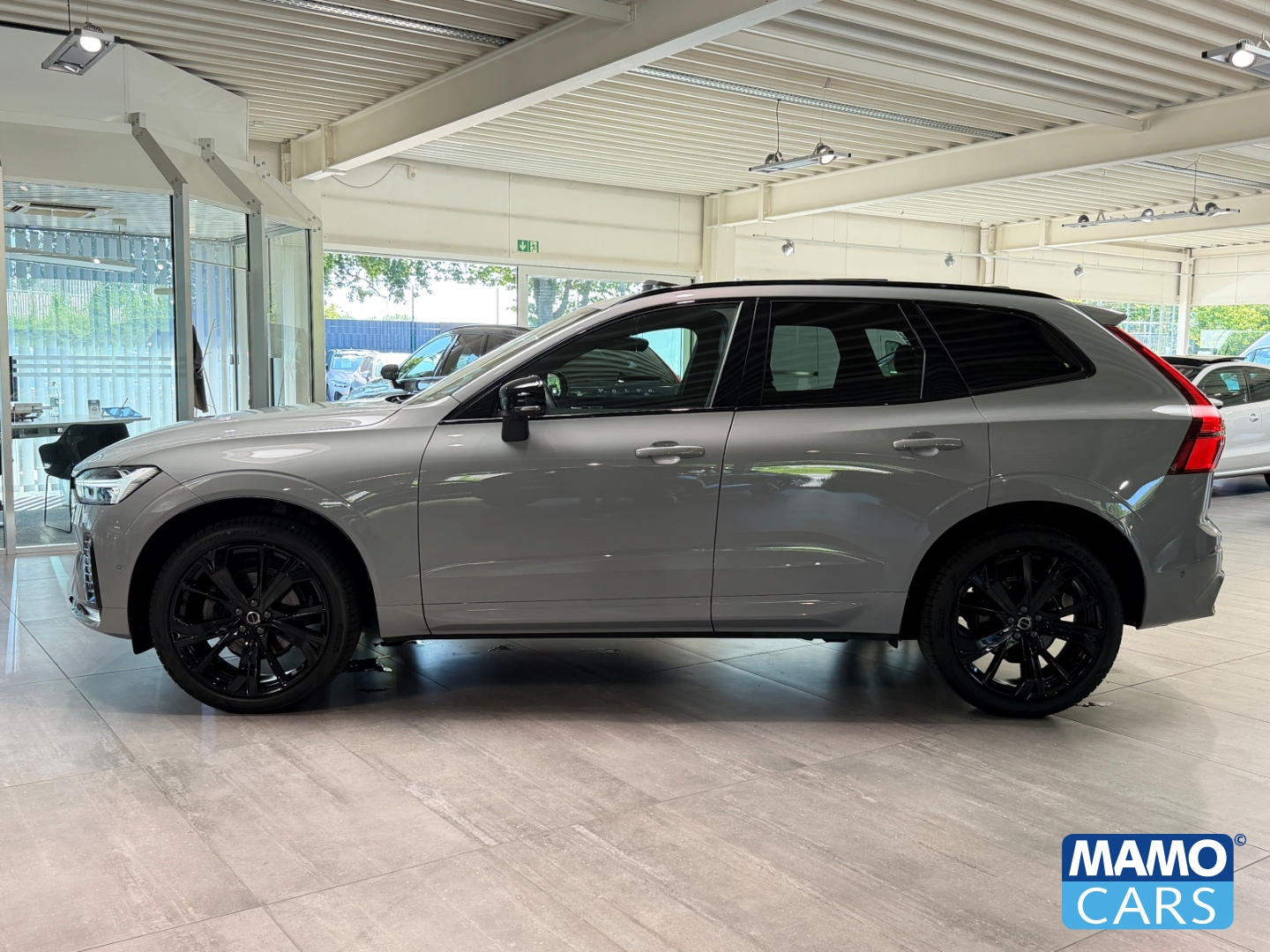 Fahrzeugabbildung Volvo XC60 B5 AWD Plus Black Edition AHK/ACC/360°/PANO