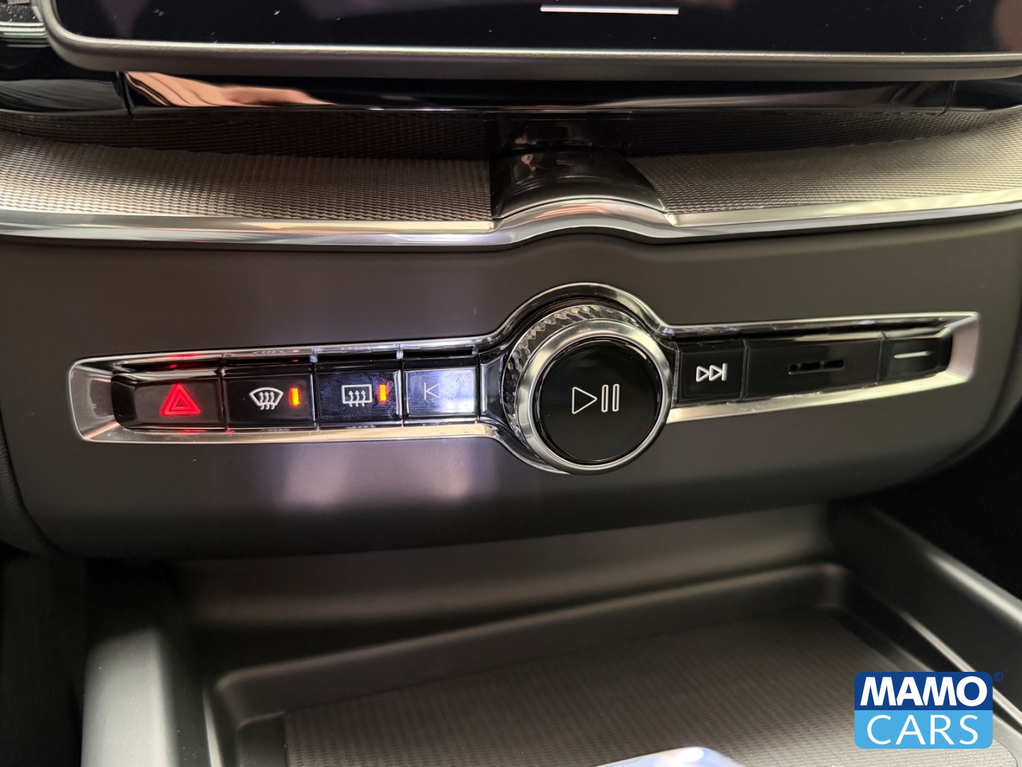 Fahrzeugabbildung Volvo XC60 B5 AWD Plus Black Edition AHK/ACC/360°/PANO