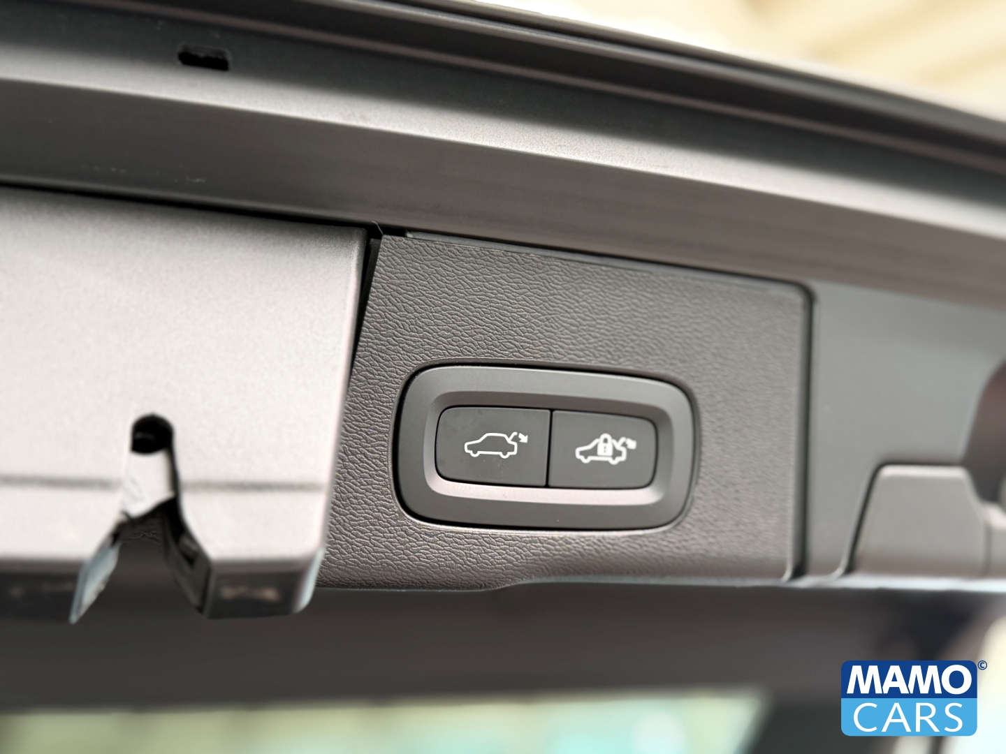 Fahrzeugabbildung Volvo XC60 B5 AWD Plus Black Edition AHK/ACC/360°/PANO