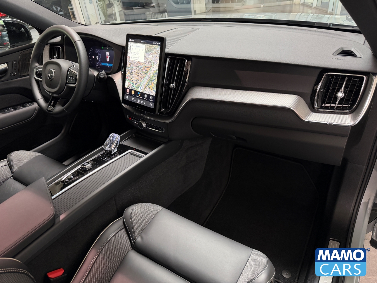 Fahrzeugabbildung Volvo XC60 B5 AWD Plus Black Edition AHK/ACC/360°/PANO