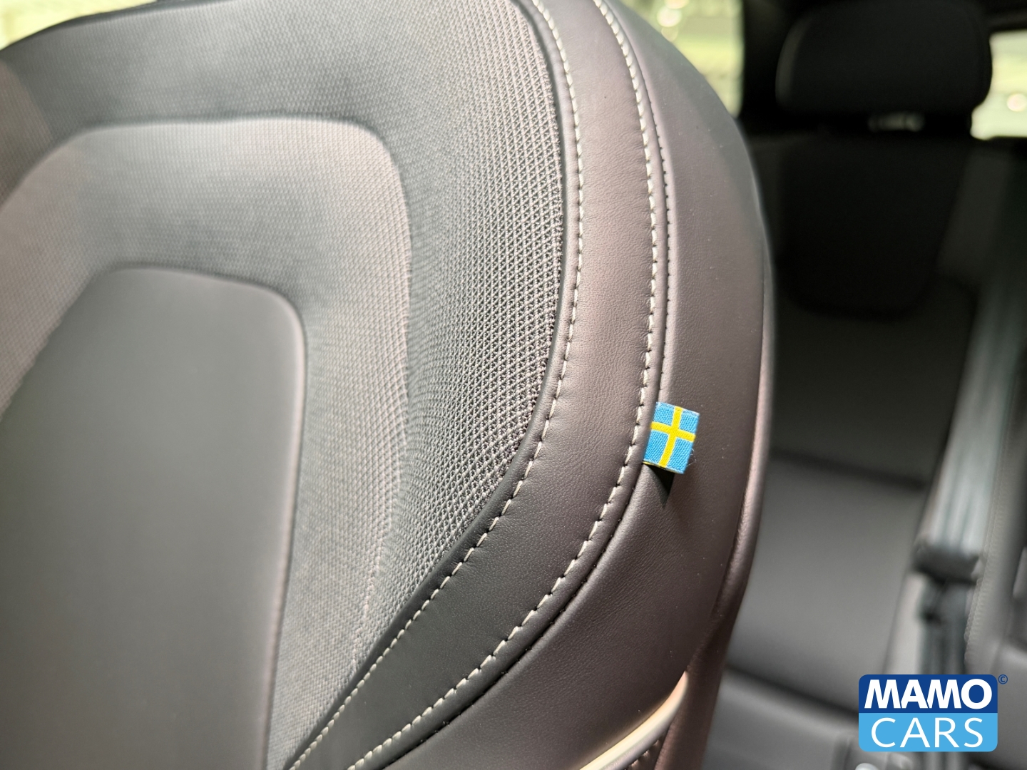 Fahrzeugabbildung Volvo XC60 B5 AWD Plus Black Edition AHK/ACC/360°/PANO