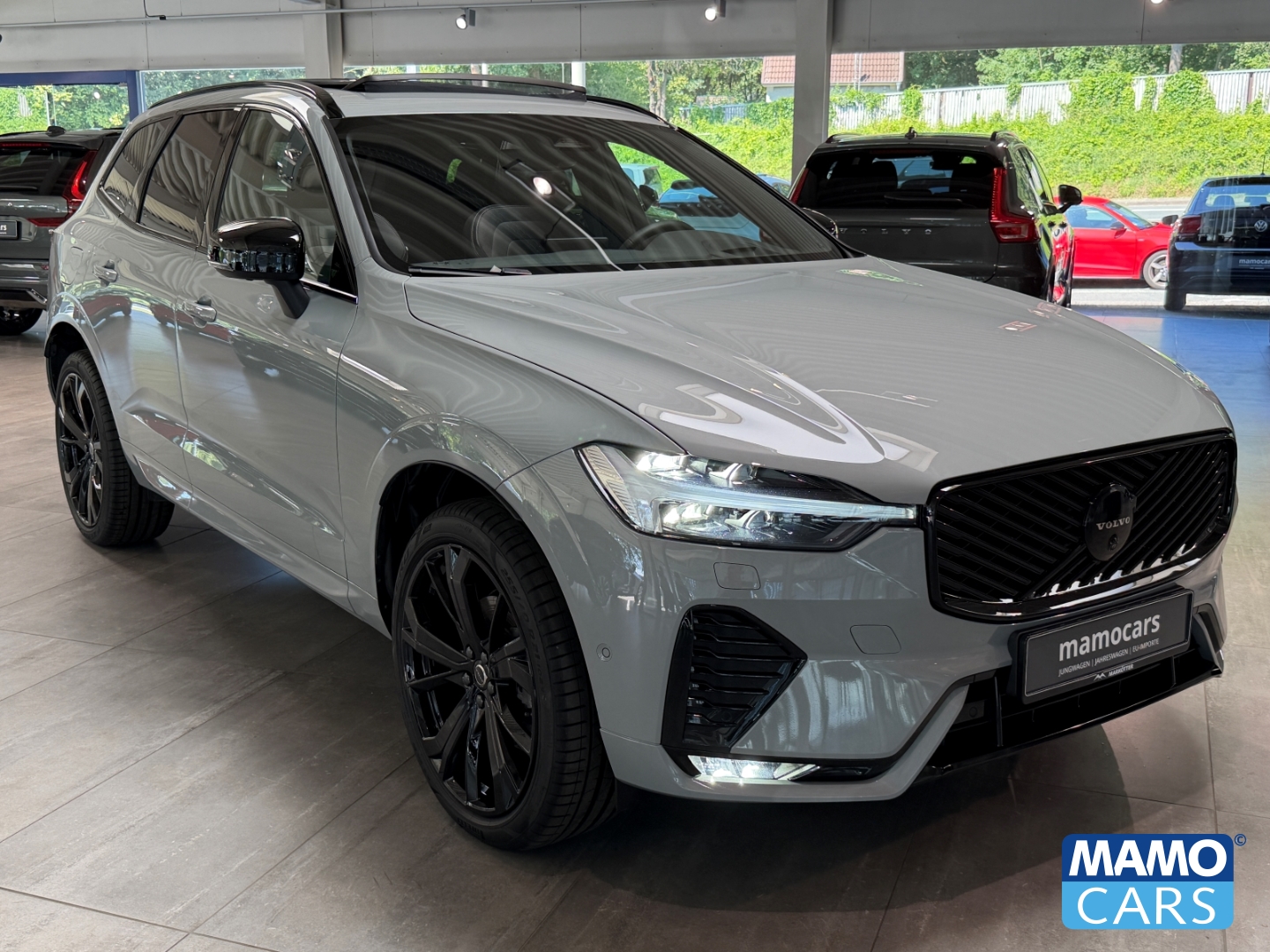 Fahrzeugabbildung Volvo XC60 B5 AWD Plus Black Edition AHK/ACC/360°/PANO