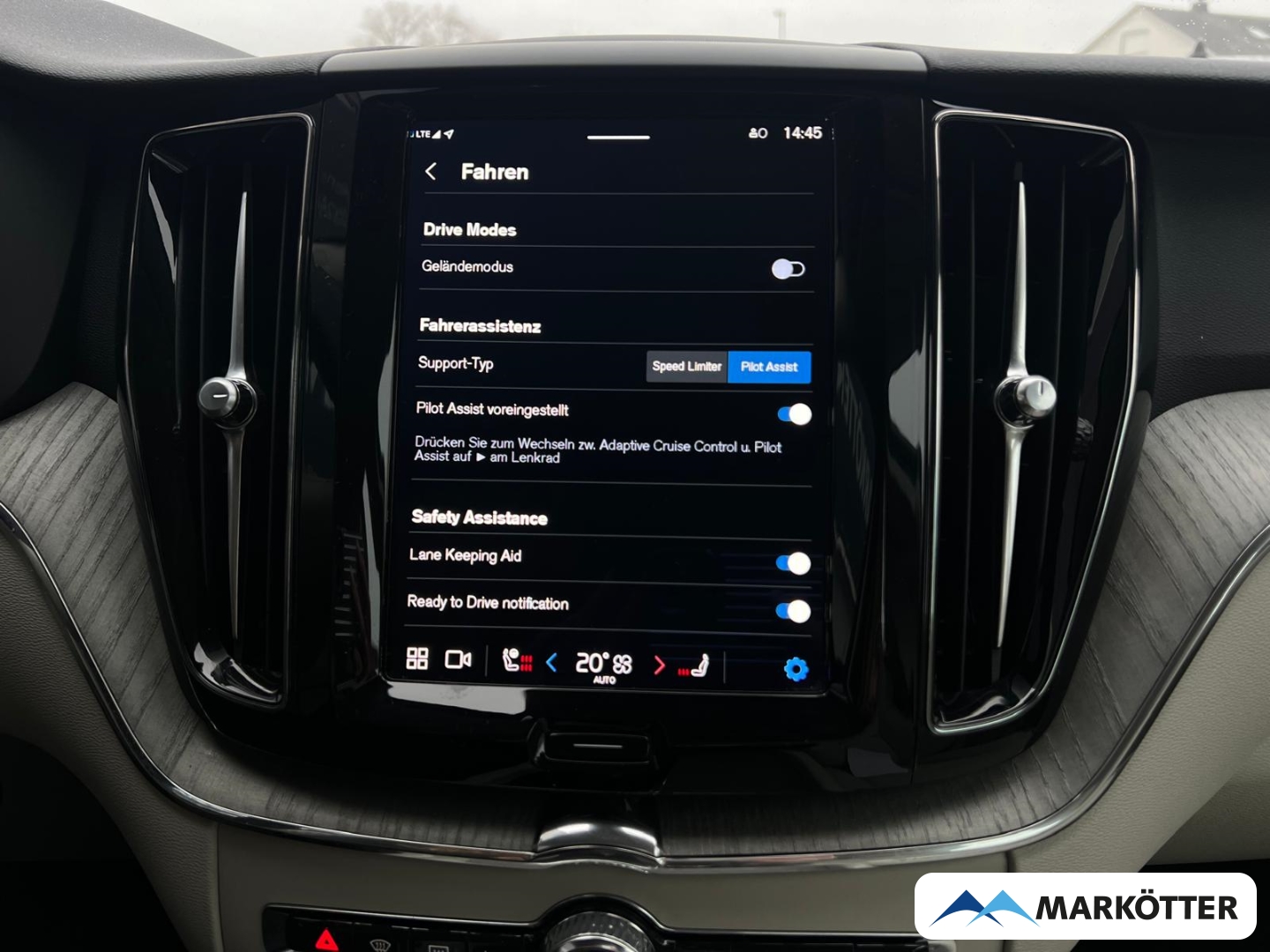 Fahrzeugabbildung Volvo XC60 B4 Plus Bright 4xSHZ/CAM/BLIS/ACC/AHK