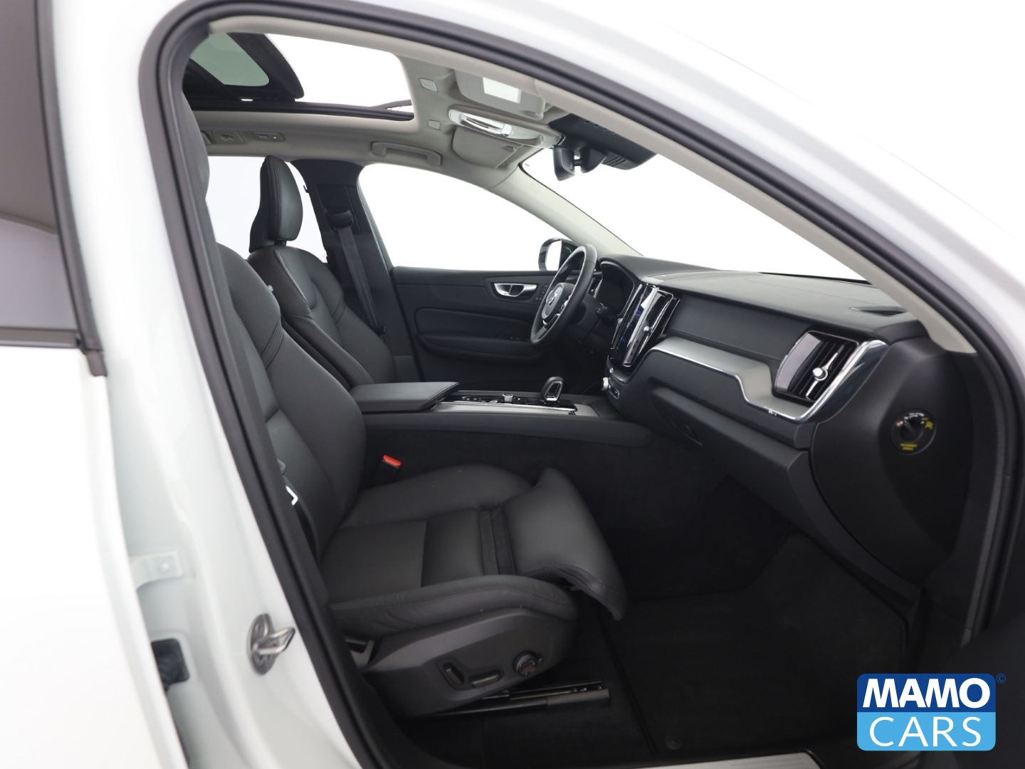 Fahrzeugabbildung Volvo XC60 B5 AWD Ultra Dark AHK/ACC/PANO/360°/FOUR-C