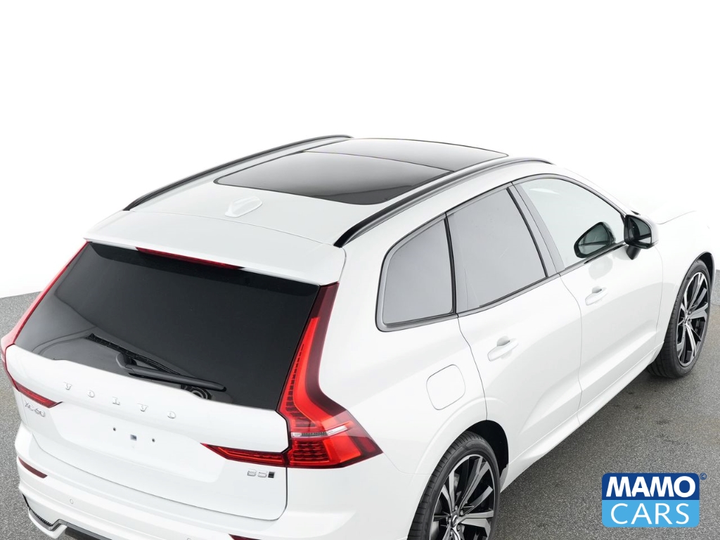 Fahrzeugabbildung Volvo XC60 B5 AWD Ultra Dark AHK/ACC/PANO/360°/FOUR-C