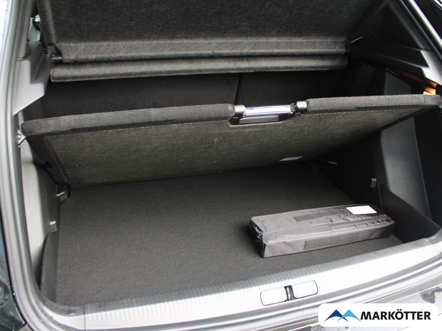 Fahrzeugabbildung Peugeot 2008 GT PDC/LED/LED/SHZ/Leder/Navi/